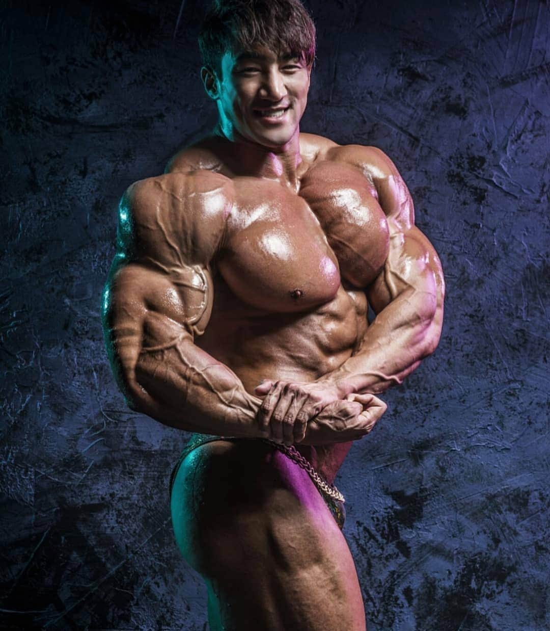 CHUL SOONさんのインスタグラム写真 - (CHUL SOONInstagram)「Side chest Tuesday .. . Huge training Program available at chulsoon.com  Follow the Facebook page to see work outs.  Facebook.com/chulsoonofficial @chul_soon @chulsoon_official (한국계정)  ______________________________ #Musclemania Pro #teamchuls makeup #bear #teddybear #cutebear #fitness #chulsoon #korean #fitnessmodel  #aesthetic #aesthetics #wbff #ifbb #chulsoon2020 #motivation  #fitfam  #다이어트 #식단」2月18日 20時22分 - chul_soon