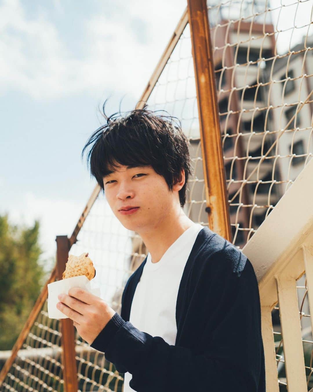 すしらーめん《りく》のインスタグラム：「たいやき #本 #いたずらの魔法  遂に明日！？発売日です！！！！緊張する！！！！！ ★エッセイの中で、とある女優さんに関する妄想が爆走した箇所があり、何かの間違いでご本人が目にしてしまわないことを祈っている」