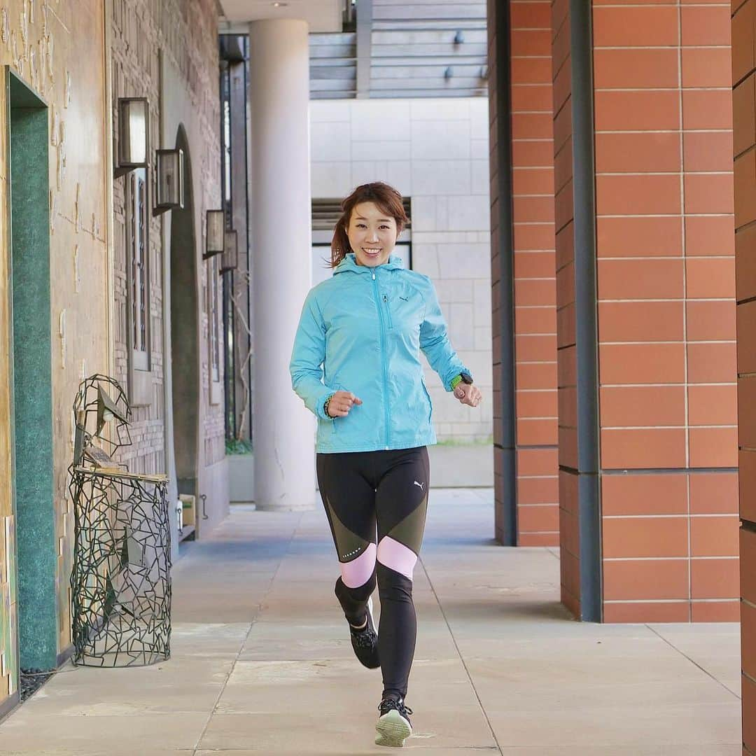 中橋舞さんのインスタグラム写真 - (中橋舞Instagram)「.﻿ ------------﻿ run👟8km﻿ ------------﻿ 今日はお昼からカタカタ💻﻿ 確定申告完成ー❤️﻿ からの座ってた体にビルドアップ🏃‍♀️💨﻿ ネックウォーマーもういらないな✨﻿ ﻿ ﻿ #ライブラン でフォーム意識しながら📱﻿ ペースもいい感じにあげましたー✨﻿ #liverun のキャンペーンは私があたってしまってのキャリーオーバー😭ごめんなさいだった🙏﻿ 私の順位は3位でしたー。悔しい。﻿ (ライブランは競うこともできるのです)﻿ ▶︎▶︎ ﻿ @liverunapp ﻿ ﻿ とりあえず、お腹減った❤️﻿ 体幹トレーニング強化中🔥﻿ 上手く体を使う感覚ちょっとわかったような﻿ わからないような🤔﻿ 引き続きがんばるべ❤️﻿ ﻿ ﻿ #run #running #runner #ランニング #ランニング女子﻿ #axf #puma #garmin #runningitem #runninggear #ランニングウェア #ランニンググッズ﻿ #diet #ダイエット  #まいrun #今日も食べるために走る #ビルドアップ」2月18日 20時32分 - mai_nakahashi