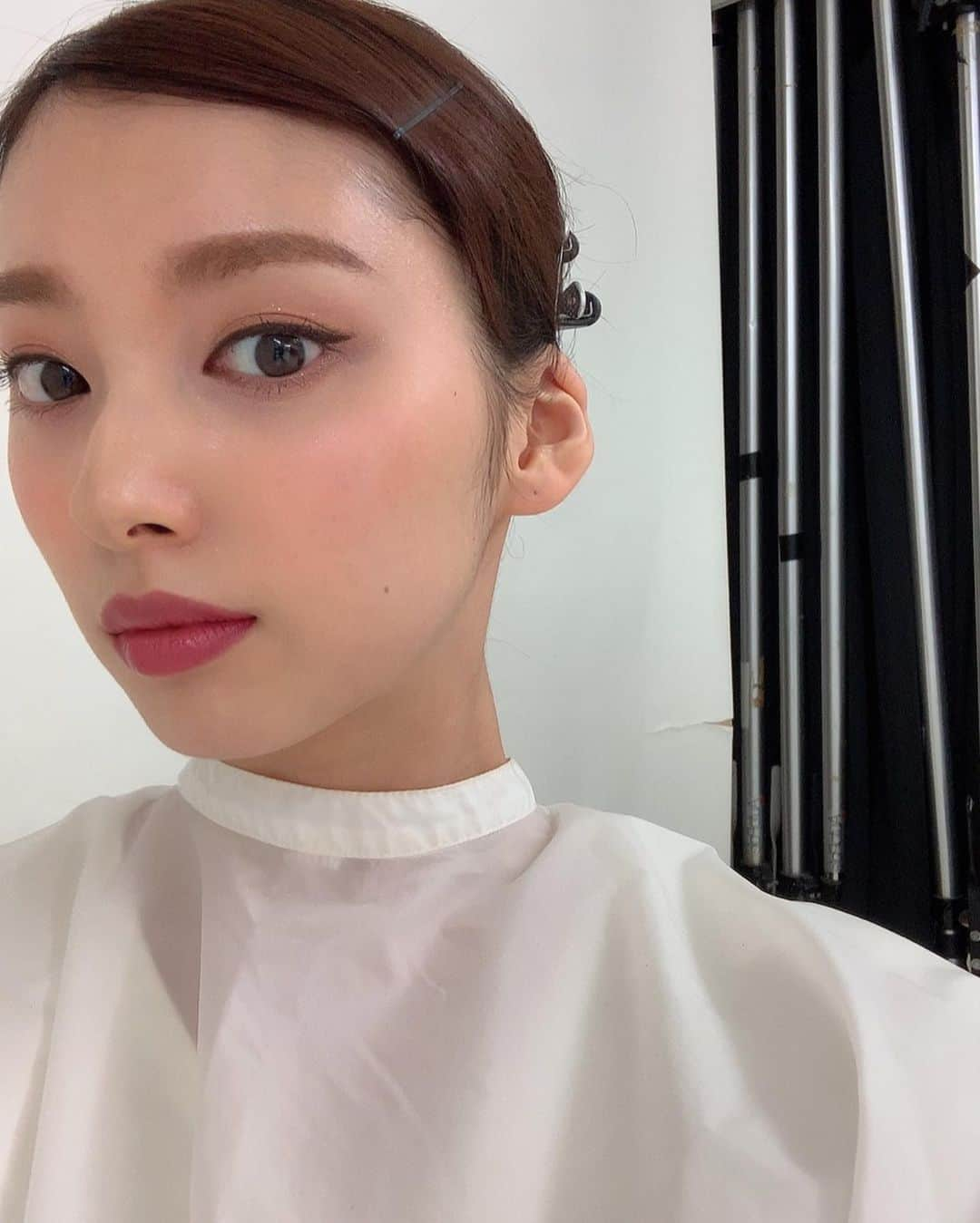 谷川菜奈さんのインスタグラム写真 - (谷川菜奈Instagram)「eye makeup🖤 今日の撮影のアイメイクがお気に入りでした👁❤︎ いつもと雰囲気違うね☺︎ #eyemakeup#makeup」2月18日 20時40分 - pechi.130