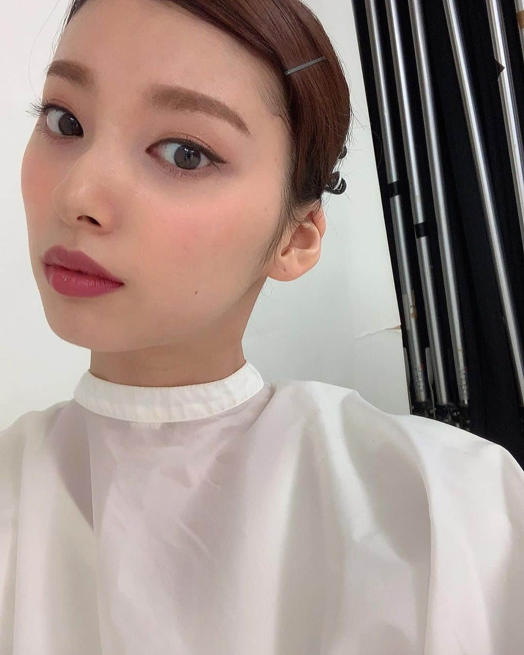 谷川菜奈さんのインスタグラム写真 - (谷川菜奈Instagram)「eye makeup🖤 今日の撮影のアイメイクがお気に入りでした👁❤︎ いつもと雰囲気違うね☺︎ #eyemakeup#makeup」2月18日 20時40分 - pechi.130