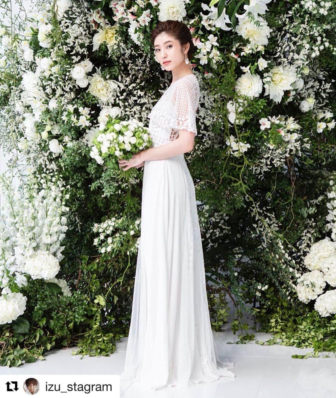 NOVARESE Dress Officialさんのインスタグラム写真 - (NOVARESE Dress OfficialInstagram)「@izu_stagram さんが着る Temperley for Novarese  #Repost @izu_stagram with @get_repost ・・・ 今回もNOVARESEさんのドレスは﻿ ため息出ちゃう程　素敵でした。﻿ 今回着せていただいたドレスは﻿ キャサリン妃愛用ブランドで知られる﻿ テンパリーロンドン×ノバレーゼのコラボドレス。﻿ フロントもバックも完璧で﻿ 身体のラインをとっても綺麗に魅せてくれる﻿ 凛と　華やかで美しいドレス。﻿ ﻿ ﻿ ﻿ #プレ花嫁 #novaresewedding #ノバレーゼ﻿ #ウエディング #wedding #ウエディングドレス #weddingdress #ウエディング #結婚式 #花嫁 #花嫁ヘア #ノバレーゼ #temperleylondon #novareseexclusive」2月18日 20時43分 - novaresewedding