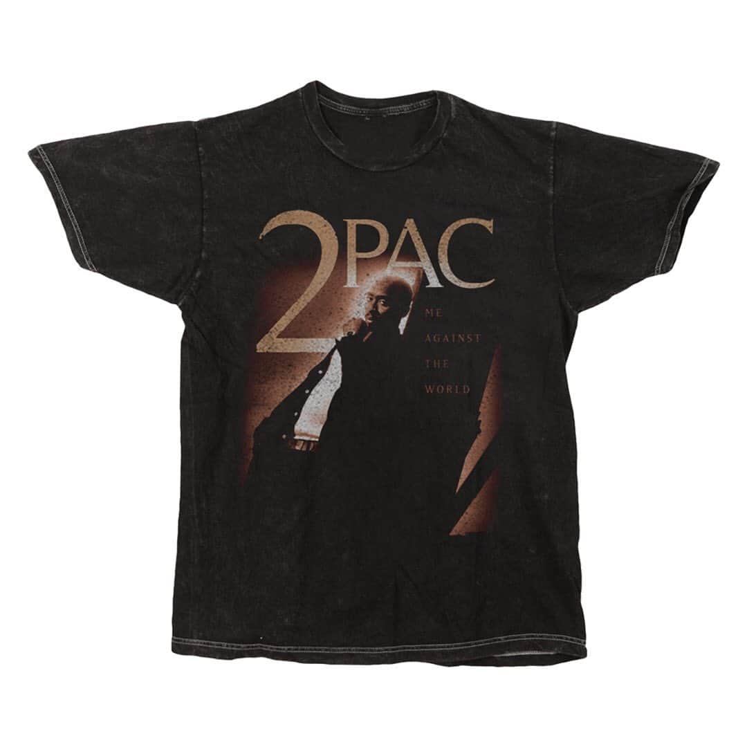 HYPEBEASTさんのインスタグラム写真 - (HYPEBEASTInstagram)「@hypebeaststyle: As @2pac‘s third studio album ‘Me Against the World’ turns 25 this 2020, the late rapper’s estate has unveiled a set of special merch to celebrate the LP’s silver anniversary. Swipe to check out the items. They’re available at 2Pac’s official online store for pre-order, with shipping scheduled for March 13.⁠⠀ Photo: 2Pac Official Store」2月18日 21時01分 - hypebeast