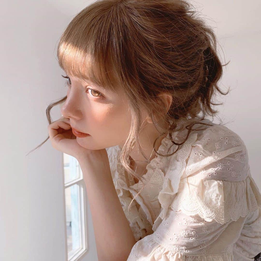 柴田あやなのインスタグラム：「TreatのSSの撮影👒 @__treat.urself__  かわいいアイテムたくさんすぎたよ！本当に１秒でも早く春が来てほしい冬服あきた、、、」