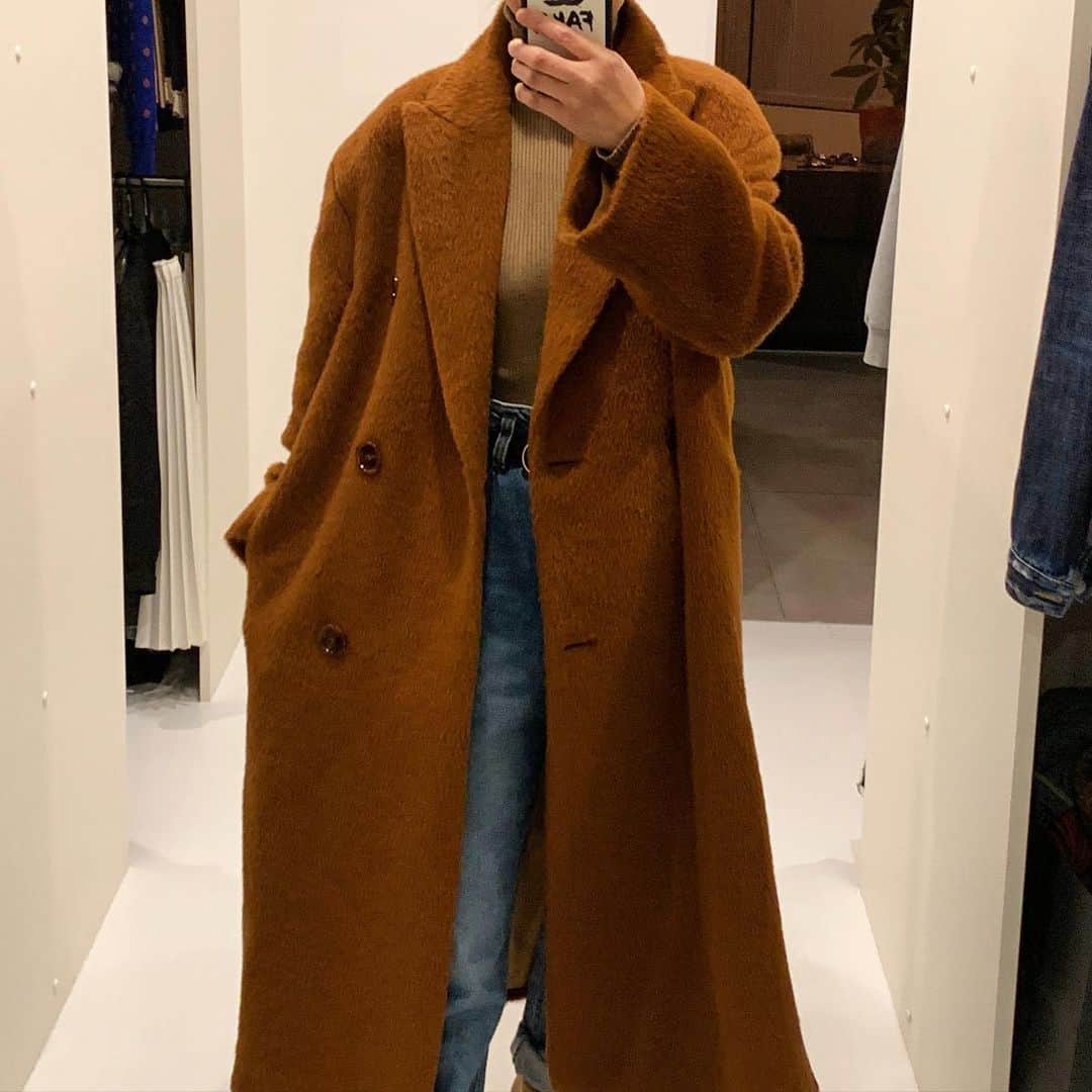 mitsuxmitsu24のインスタグラム：「Outfit * * Acneのコート、やっと着れた。 お出かけはほぼ車でロングコートの出番なかったw * #アクネストゥディオズ  #今日のコーデ #acne」