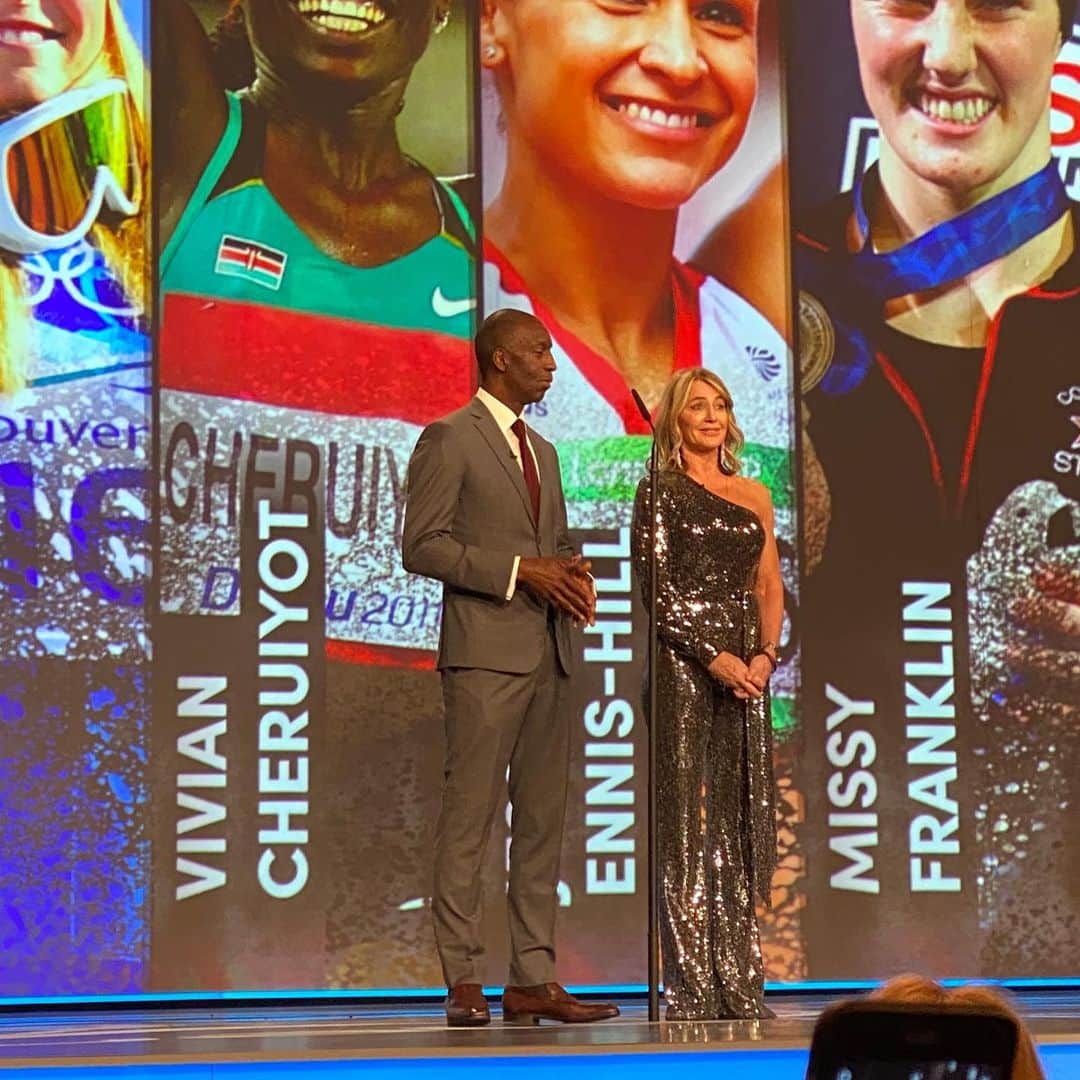ローマン・ヴァイデンフェラーさんのインスタグラム写真 - (ローマン・ヴァイデンフェラーInstagram)「SPORT HAS THE POWER TO CHANGE THE WORLD  Sport Unites Us... #Laureus20#SportUnitesUs #WorldSportAwards2020 @laureussport @laureus.sport.for.good」2月18日 21時42分 - romanweidenfeller