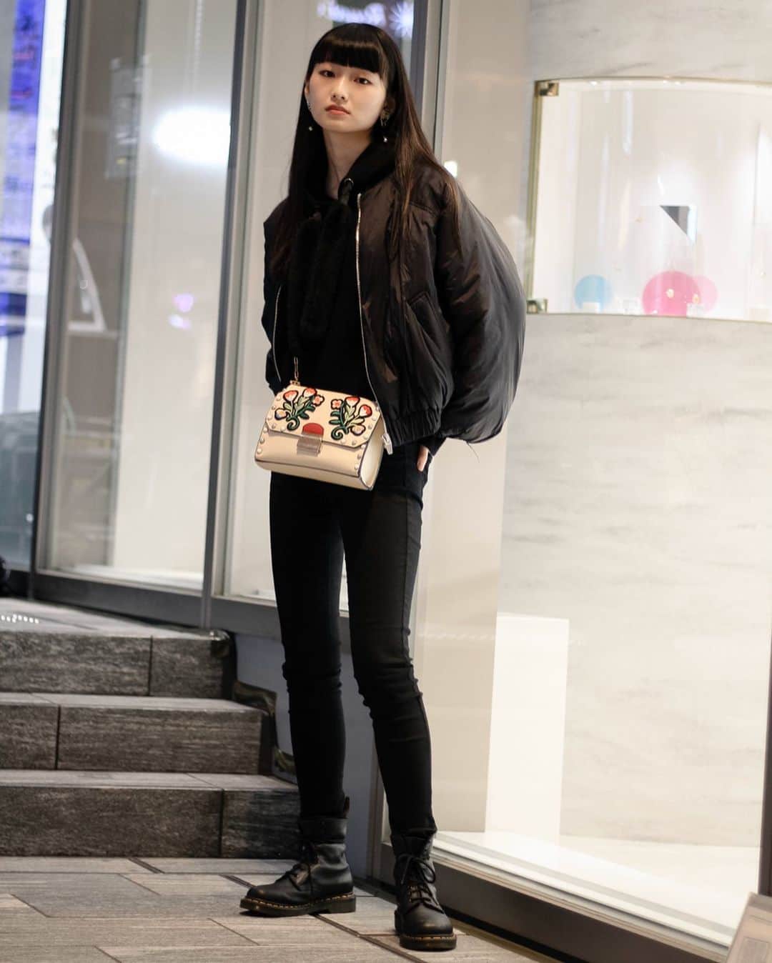Fashionsnap.comさんのインスタグラム写真 - (Fashionsnap.comInstagram)「【#スナップ_fs】 Name 月山 京香  Jacket #ZARA Hoodie #ZARA Pants #UNIQLO Bag #Stradivarius Shoes #DrMartens  #fashionsnap #fashionsnap_women」2月18日 21時55分 - fashionsnapcom