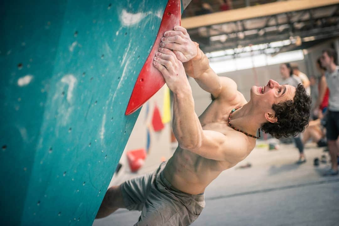 アダム・オンドラさんのインスタグラム写真 - (アダム・オンドラInstagram)「Intense and awesome weekend at @hangarbrno gym. Saturday was the day of HangarMasters competition. Semifinals went well with being the only one to top 3 problems, finals was a close fight with @martin.stranik and @zlsudar as we all topped the first three problems. The last problem being a little ovetcooked nobody managed to top, so I took a 2nd place behind strong @martin.stranik having one attempt too many. Sunday afternoon was spent together training with Spanish and Slovenian team on comp style problems. Just awesome. Pics by @pet.phot  @blackdiamond @lasportivagram @montura_official @gardatrentino @mazagrande」2月19日 3時39分 - adam.ondra