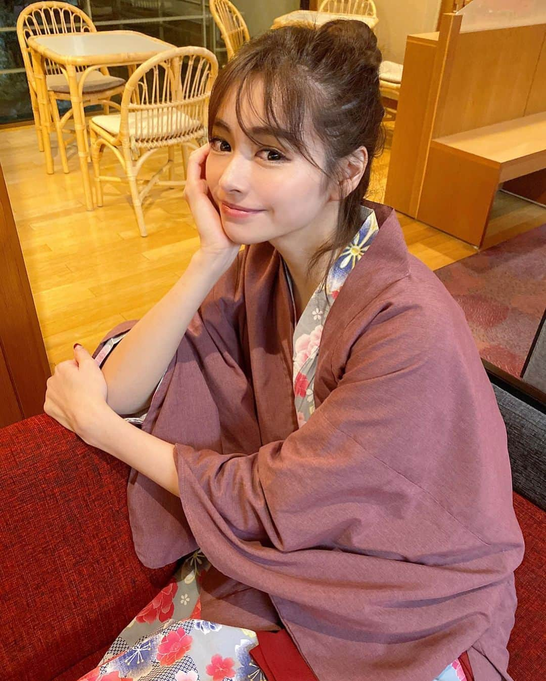 得あゆさんのインスタグラム写真 - (得あゆInstagram)「今週末は都内で撮影！ 来週は撮影で大阪🐙 来月は撮影&お仕事でハワイ👙 なのにダイエットは永遠に明日から。 (写真はぶりっこです) ・ ・ ・ ・ ・ ・ ・ ・ ・ #浴衣#温泉#温泉旅行#女子旅#旅行#旅#タビジョ#栃木#栃木観光#いちご狩り#いちご#癒し#リラックス#ナチュラルスタイル#ナチュラルメイク#インスタ映え#カメラ女子#写真#ピンク#ヘルシー#ダイエット#ヘアスタイル#ヘアアレンジ#田舎#ドライブ#オトナ女子#drive#onsen#japanesegirl#pink」2月18日 22時16分 - tokuayu819