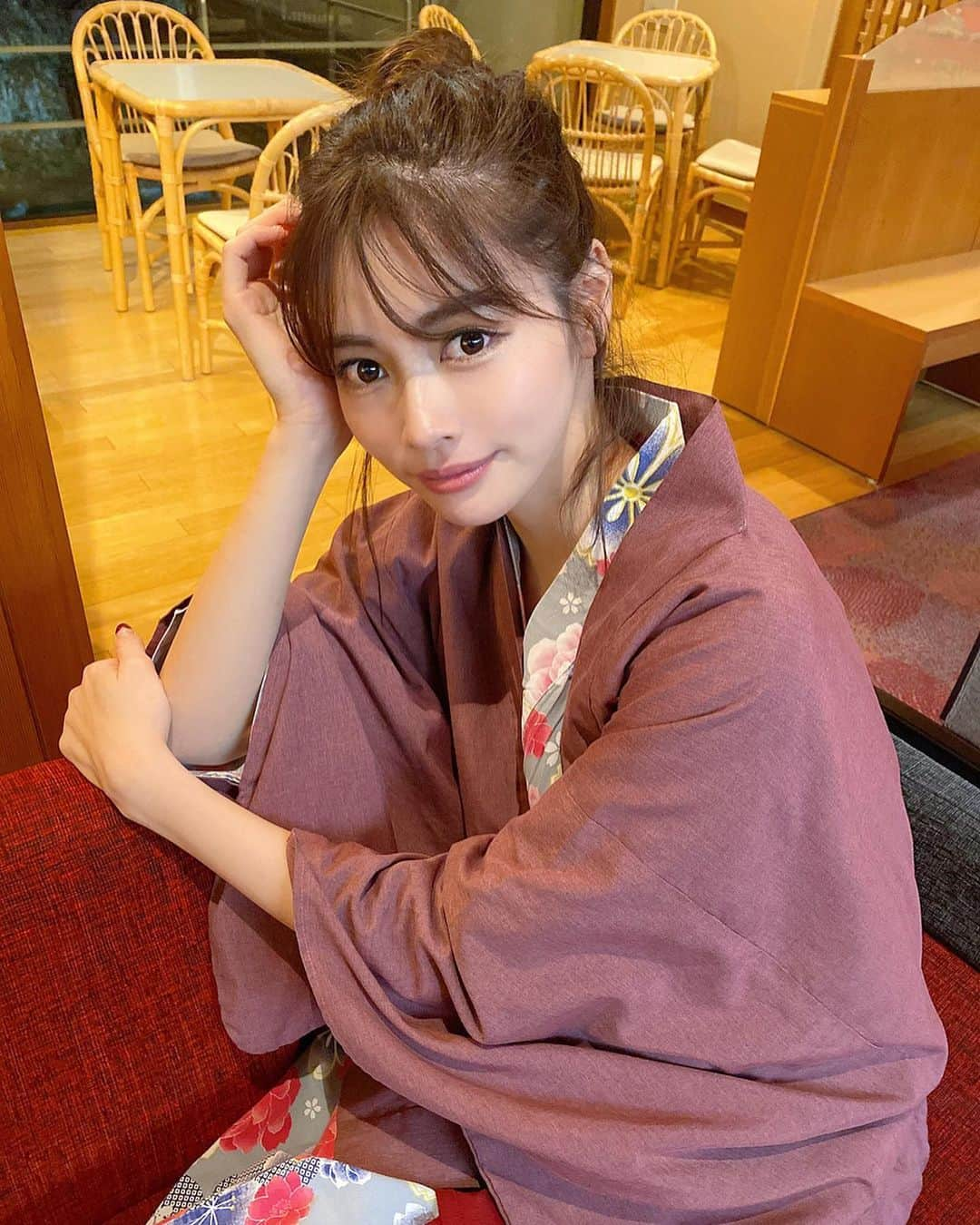 得あゆさんのインスタグラム写真 - (得あゆInstagram)「今週末は都内で撮影！ 来週は撮影で大阪🐙 来月は撮影&お仕事でハワイ👙 なのにダイエットは永遠に明日から。 (写真はぶりっこです) ・ ・ ・ ・ ・ ・ ・ ・ ・ #浴衣#温泉#温泉旅行#女子旅#旅行#旅#タビジョ#栃木#栃木観光#いちご狩り#いちご#癒し#リラックス#ナチュラルスタイル#ナチュラルメイク#インスタ映え#カメラ女子#写真#ピンク#ヘルシー#ダイエット#ヘアスタイル#ヘアアレンジ#田舎#ドライブ#オトナ女子#drive#onsen#japanesegirl#pink」2月18日 22時16分 - tokuayu819