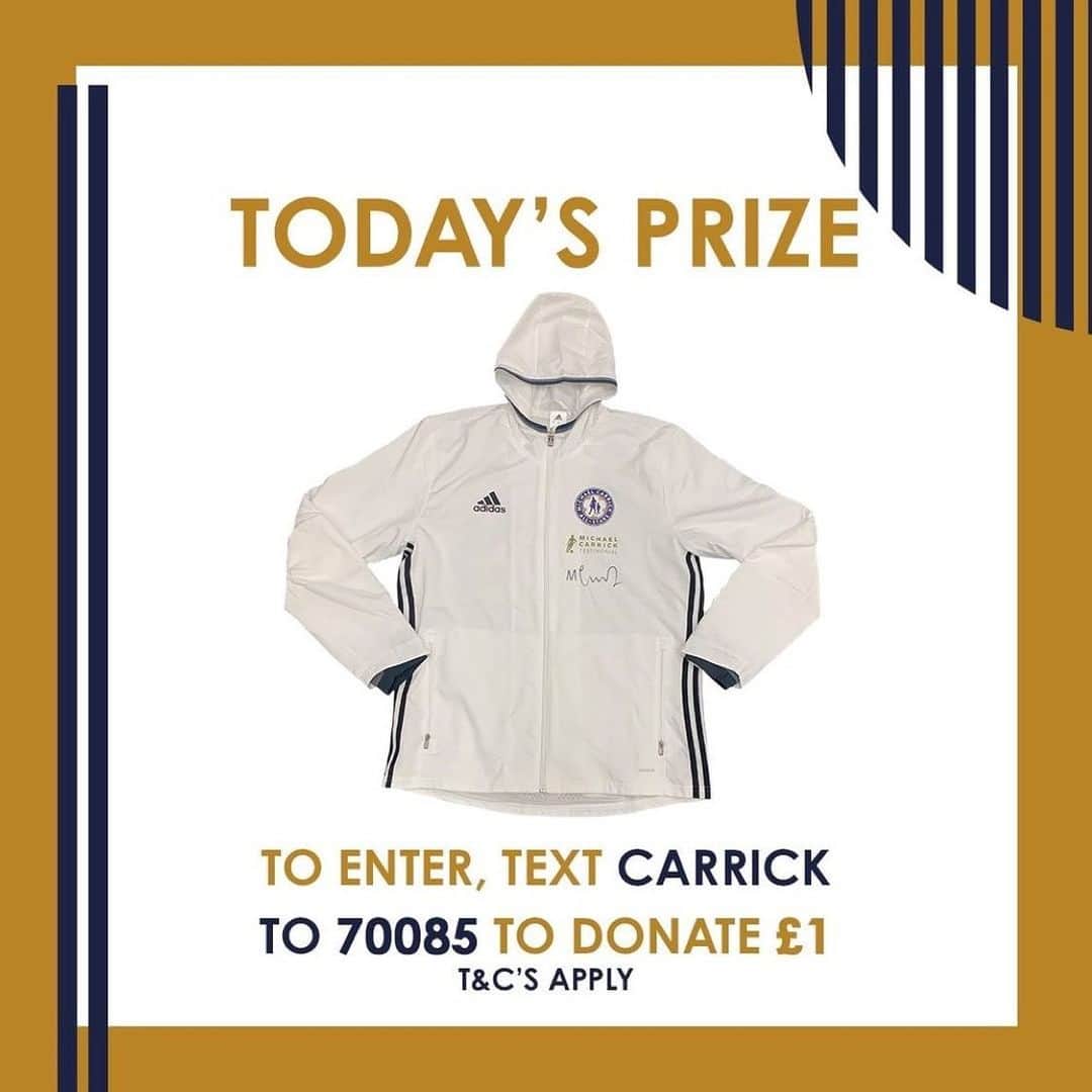 マイケル・キャリックのインスタグラム：「Here is a chance to win a unique tracksuit especially made for my testimonial. Please donate if you can.  Thank you  Repost from @michaelcarrickfoundation • A massive thank you to everyone who entered #carrickssuper16 prize draw yesterday! The winner has been contacted and will be announced very soon! 👏👏👏 Day 2⃣  Today you can be in with the chance of winning a limited edition warm up jacket from Michael's testimonial match which was played at Old Trafford in June 2017!  Michael marked 11 years at Manchester United with this match and this was very beginning of Michael Carrick Foundation. 🌟 🤳 Text 'CARRICK' to 70085 to donate £1 to and to be entered into today's prize draw or you can donate and enter via the Instagram or Facebook donation button!  Every donation goes directly into creating safe spaces and empowering opportunities for youngsters living in disadvantaged areas in Greater Manchester and Tyne and Wear.」