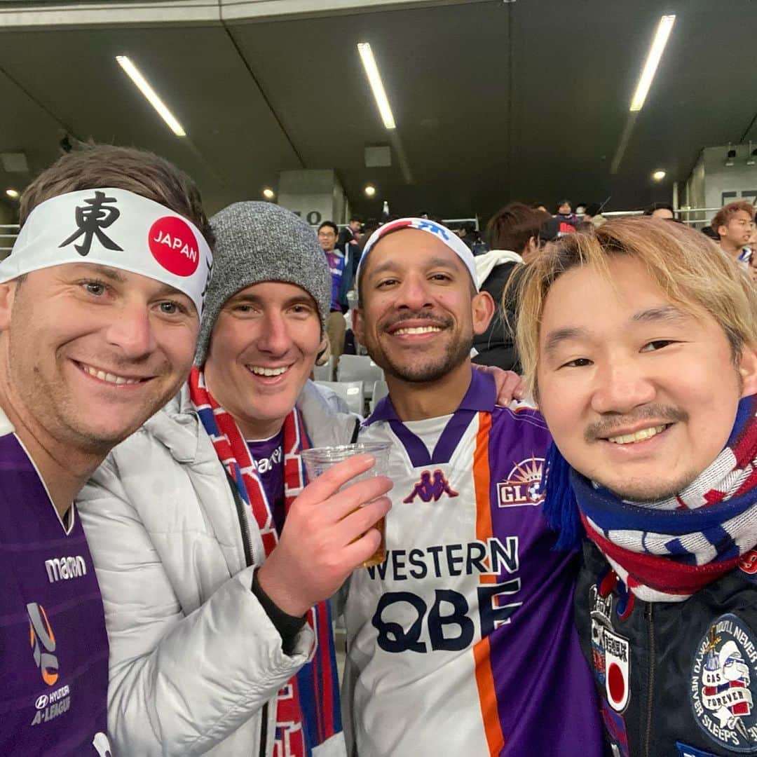 植田朝日のインスタグラム：「🔵🔴﻿ ﻿ パース撃破成功‼️‼️﻿ ﻿ 今年に入って無敗のオージー王者相手にシッカリ勝ちきるんだから立派です！w﻿ ﻿ そして、やっぱアジアは甘くないよね。﻿ ﻿ さらに楽しみになって来ちゃったぜ‼️﻿ ﻿ パースファンとパチリ﻿ ﻿ YNWA﻿ ﻿ #tokyo12 #OneGlory  #ACL2020」