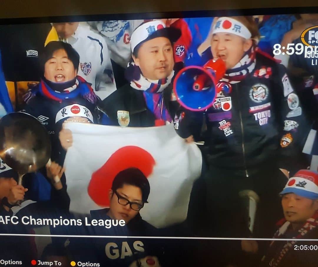 植田朝日のインスタグラム：「🔵🔴﻿ ﻿ THIS IS  ACL‼️﻿ ﻿ ワールドカップの時とか世界中の仲間から「テレビ映ってたぞ‼️」報告が送られてくるけど、東京戦だと海外からは連絡ないじゃん。﻿ ﻿ これがACLともなると海外から連絡くるんですよ〜！w﻿ ﻿ こちらはブリスベンファンから。﻿ ﻿ オーストラリア🇦🇺の中継だろうね。﻿ ﻿ #tokyo12」