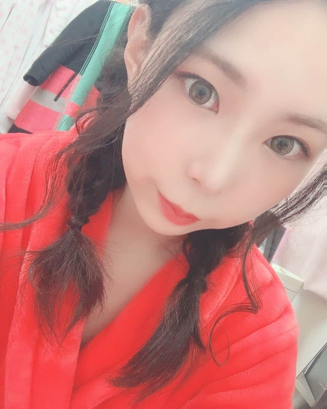 吉根ゆりあさんのインスタグラム写真 - (吉根ゆりあInstagram)「Mの世界4(バレンタイン回)は清純派ぶって三つ編みにしていました。清純派AV女優です。 #吉根ゆりあ  #av女優  #ルーズな三つ編み  #清純派です」2月18日 23時17分 - julia_yoshine