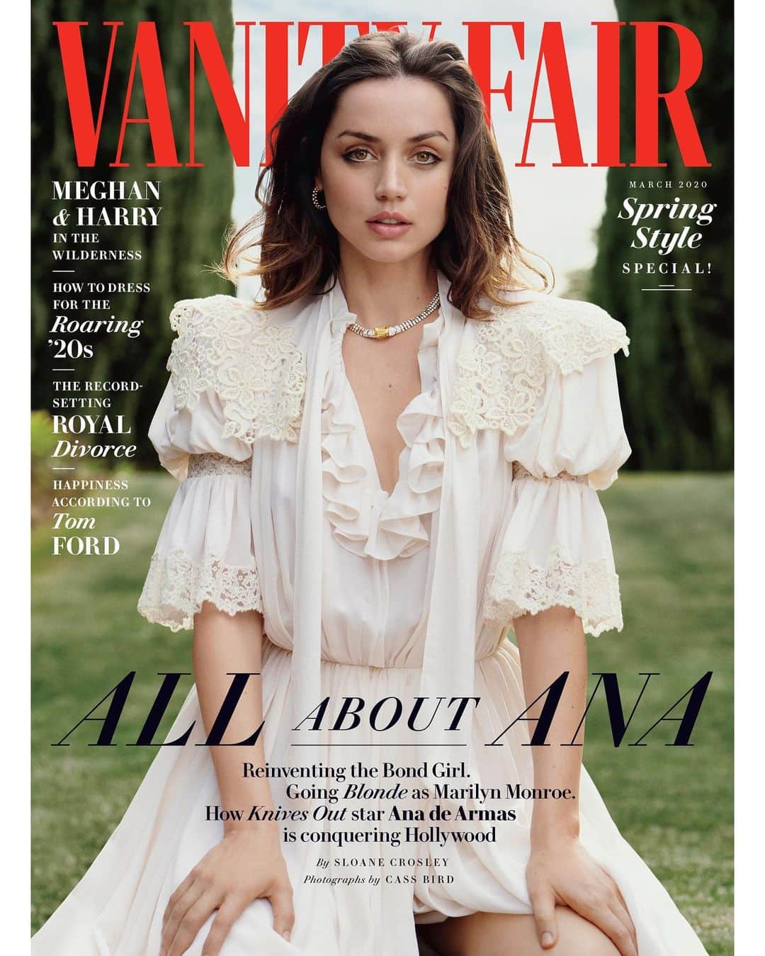 アナ・デ・アルマスのインスタグラム：「I’m so incredibly happy to share my @vanityfair cover with all of you. Thank you @radhikajones for having me, @sloane_crosley for a fun honest interview, @samiranasr for the most beautiful and cool looks, and @cassblackbird for making of this shoot the best day ever, I adore you! ♥️🌸 Full interview & photos in bio.」