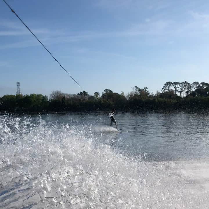 手塚翔太のインスタグラム：「Couple hits from this morning shred with the boys @lorenzo.soprani @dylan_hart  Getting ready for AUS next week🇦🇺🐨」
