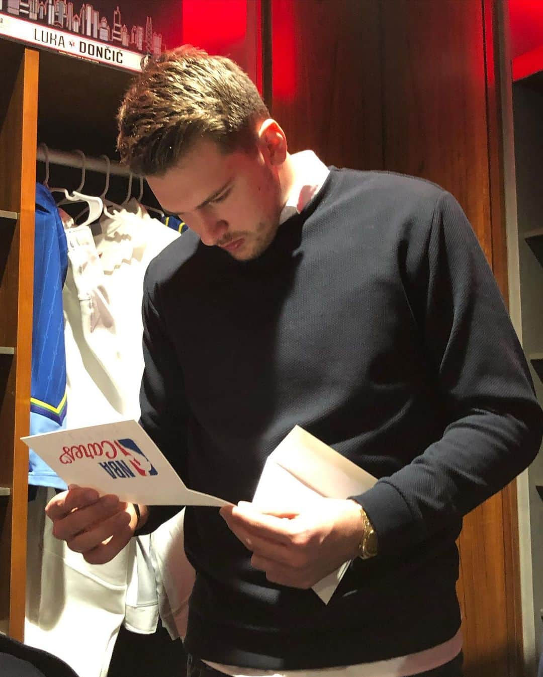 NBAさんのインスタグラム写真 - (NBAInstagram)「🌟📚 Before Sunday’s NBA All-Star Game, All-Stars read letters written to them personally by kids from @chicagoscholars and @aftrschoolmttrs. (repost @nbaallstar)」2月18日 23時58分 - nba