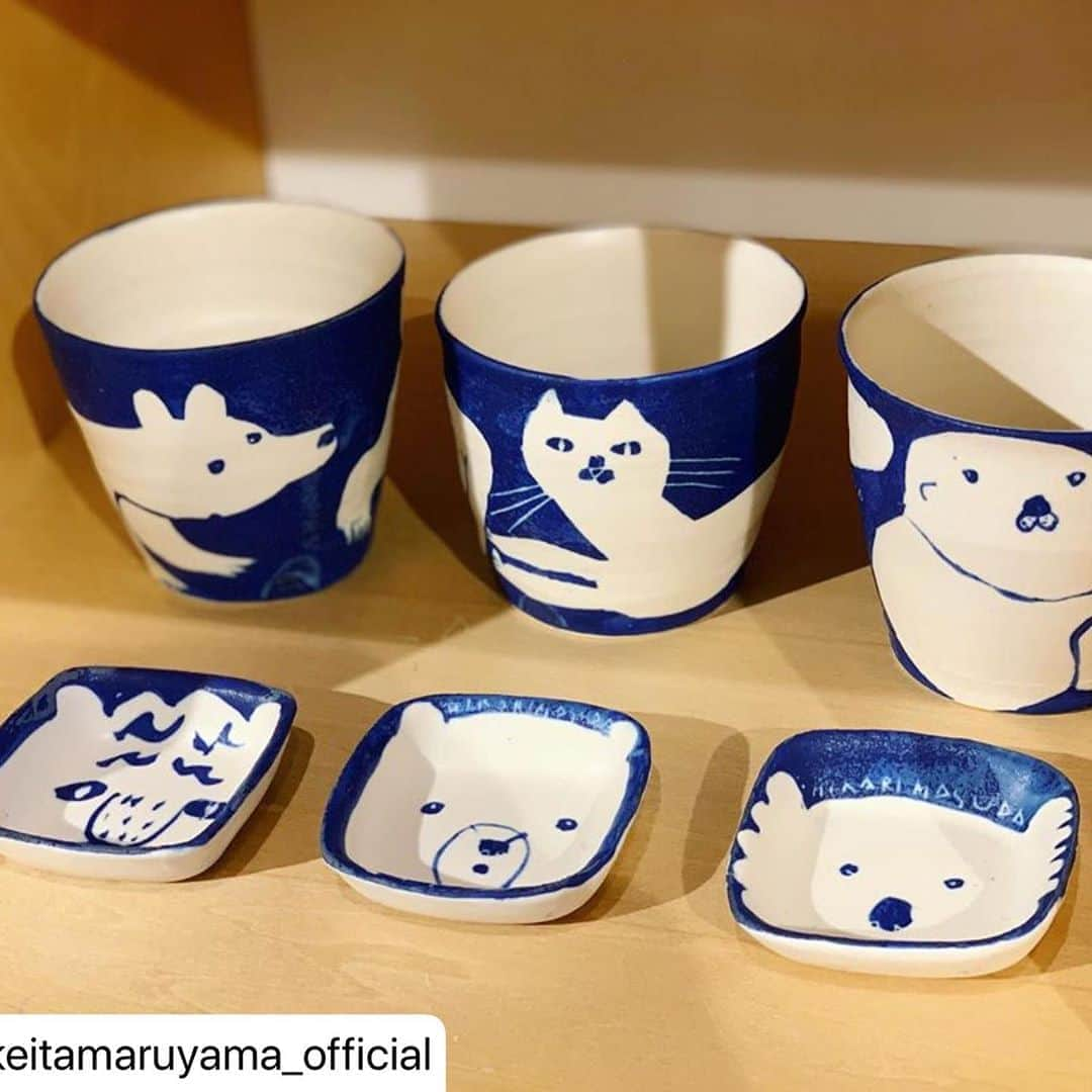 丸山敬太さんのインスタグラム写真 - (丸山敬太Instagram)「#repost @keitamaruyama_official ・・・ . . 丸山邸に増田光さんの新作の器が入荷致しました。 ひとつひとつ丁寧に絵付けされており、 こけしや動物たちの表情も 素敵なものばかりです。 . 是非丸山邸に見にいらしてください。 . . 《増田光 @fur_fa 》 . 1985年横浜生まれ。武蔵野美術大学で陶芸を学ぶ。現在愛知県常滑市にて制作。 かわいいものが好きだけど、かわいすぎるものは嫌い。 新しいものは好きだけど、古いものも好き。 古今東西、いつ、どこで作られたのかわからないような器を作りたいと思っています。 . . ー丸山邸ー 営業時間 12:00〜20:00 定休日 毎週月曜日 (祝日は営業となります) 東京都港区南青山4-25-10 1F TEL 03-3406-1935 . #ケイタマルヤマ #KEITAMARUYAMA #丸山邸 #青山 #増田光 #陶芸家 #器 #陶器 #花器 #コップ #お皿 #ピッチャー  #豆皿  #徳利 #絵付け #こけし #動物」2月19日 0時08分 - keitamaruyama