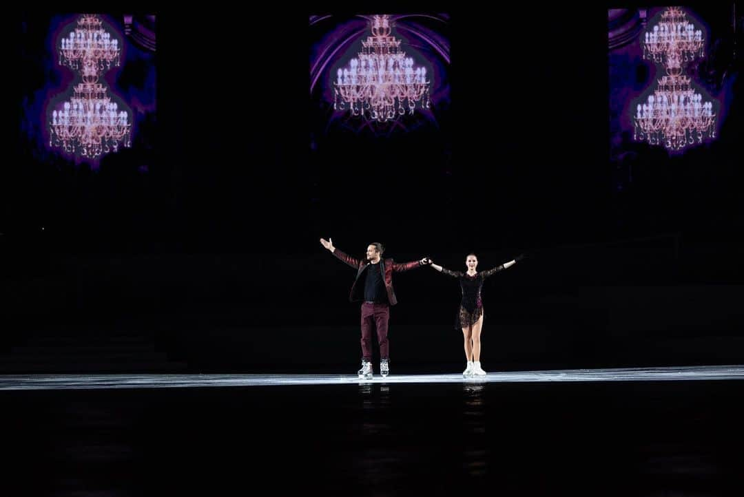 Bastian Bakerさんのインスタグラム写真 - (Bastian BakerInstagram)「Got to watch unreal performers, world class skaters doing their thing in front of me every night @artonicemagic !! @azagitova it was such an honor to sing hallelujah for you. it was definitely one of the highlights of the show for me! When the teams told me I was gonna skate with you I was super happy, but I have to admit that few seconds before the first show my legs were shaking, I was so nervous! Thank you for trusting me and being a super cool young lady, on & off the ice! ❤️ @xam_trankov and #tatianavolosozhar everything was so perfect with you every night, you guys are machines!! It was unreal to see you, the music, and me connect in such a deep level, goosebumps guaranteed when I think about “planned it all” @nikita_katsalapov and @victoria_sinitsina you’re one of the most beautiful couples I’ve ever seen, you can be sure both your names will remain “tattooed on my brain” forever. I will follow your careers and wish you all the best! @philipwarren_ dude, “five fingers” was the one song I wasn’t sure was gonna fit the art on ice format, you made it one of my fav moments! Show after show it was great to see you Rock it!! Not sure when the next time gonna be that someone gonna throw backflips on an ice rink while I’m playing.. last but not least @alexia.paganini hearing the crowd cheering for you, every night even before you skated because of your great results in the last months showed how proud of you the Swiss are! 🇨🇭❤️ I loved every second we spent together and appreciate all the love and efforts you put into making your performance on “id sing for you” one We will never forget. We love to see it! You also are one of the funniest person I met 😂🙏🏽 #thisisit」2月19日 0時37分 - bastianbaker