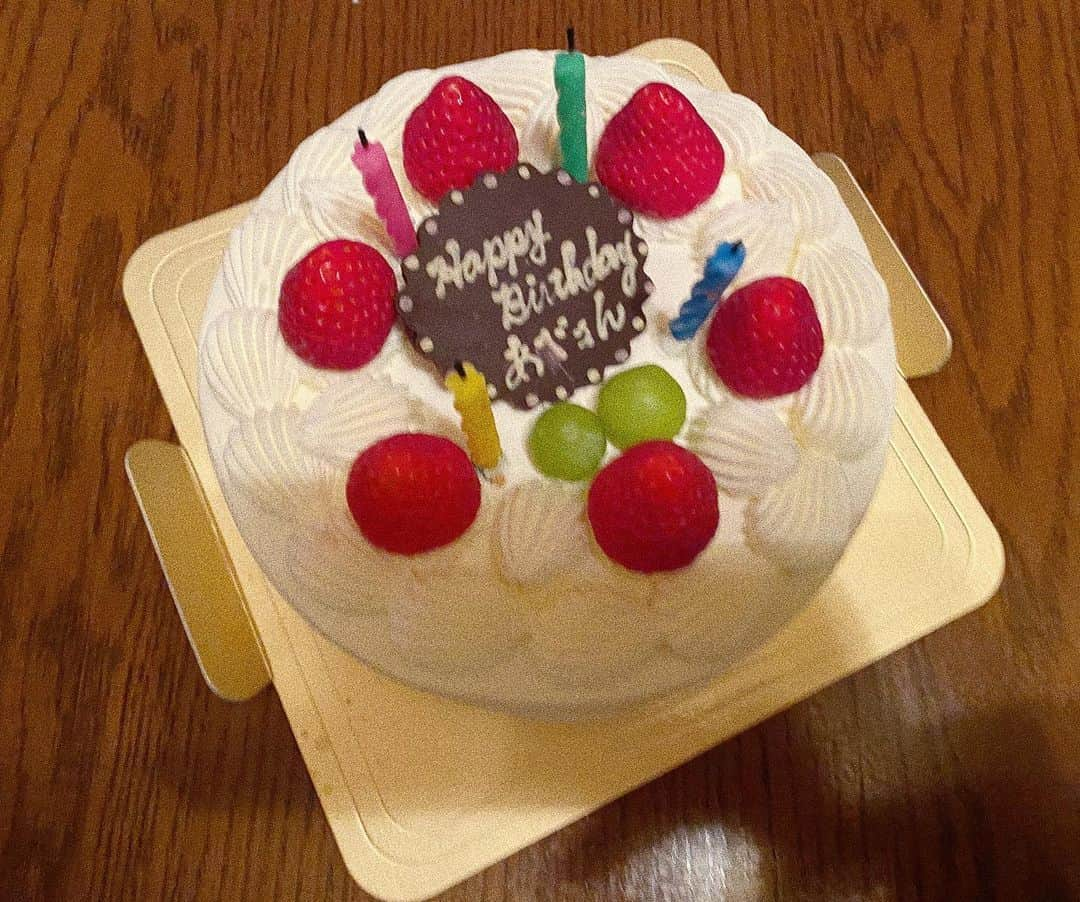 高橋愛さんのインスタグラム写真 - (高橋愛Instagram)「はぴば🎂 ㅤㅤㅤㅤㅤㅤㅤㅤㅤㅤㅤㅤㅤ ㅤㅤㅤㅤㅤㅤㅤㅤㅤㅤㅤㅤㅤ #あべこうじ #お誕生日 #ハッピィバースデー #産んでくださった #お義母様に #感謝です」2月19日 1時17分 - i_am_takahashi