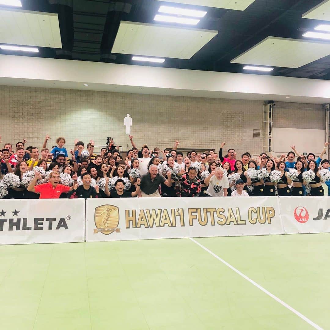 金田久美子のインスタグラム：「いよいよ開幕。 今年もコンベンションセンターにて。 #hawaiifutsalcup #conventioncenter  #ハワイコンベンションセンター  #ハワイフットサルカップ」