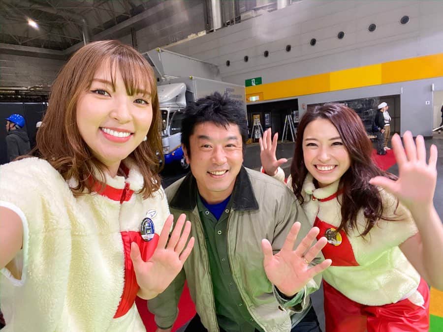 神田藍香さんのインスタグラム写真 - (神田藍香Instagram)「大阪オートメッセ3日間﻿ ありがとうございました🚕︎💕︎﻿ たくさんの方にDAIHATSUブースに﻿ 来ていただいて嬉しかったです👏🏼☺️✨﻿ ﻿ 東京に引き続き﻿ とても盛り上がりました❤️💛💙💜﻿ ﻿ ﻿ そして22日からの仙台モーターショーで﻿ ラストになります( ˃ ˂ )﻿ 初めてのモーターショー、オートサロン﻿ DAIHATSU様で良かった✨✨﻿ ﻿ 思い出がたくさんありすぎる!!⚑⁎∗﻿ ﻿ ﻿ ﻿ ﻿ ﻿ ﻿ #daihatsu#OAM#OAM2020#carevent﻿ #daihatsurocky#customcar#enjoy﻿ #job#model#companion#tagsforlike﻿ #l4l#ダイハツ#大阪オートメッセ#大阪﻿ #車#カスタム#カスタムカー#イベント﻿ #ライトユーアップ#コンパニオン﻿#集合写真 #ハッピー#イベント」2月19日 11時24分 - kaatan0522