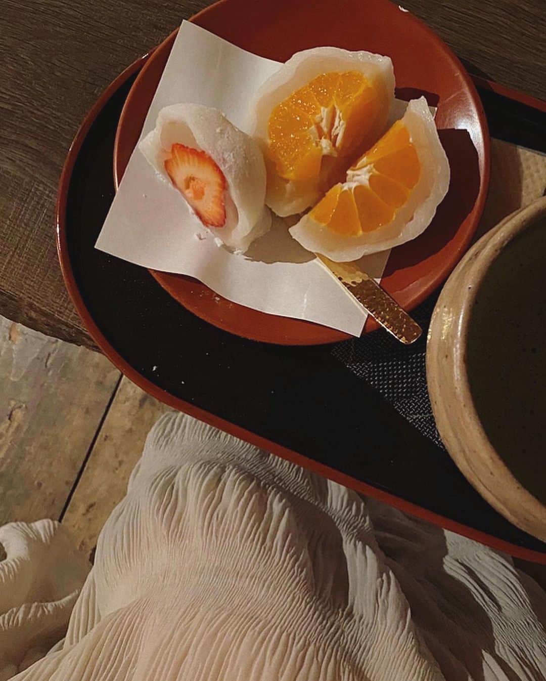 吉田佳菜さんのインスタグラム写真 - (吉田佳菜Instagram)「ㅤㅤㅤㅤㅤㅤㅤㅤㅤㅤㅤㅤㅤ ㅤㅤㅤㅤㅤㅤㅤㅤㅤㅤㅤㅤㅤ 金沢に行ったら絶対行きたいと思ってた 金澤ひがし 菓舗 Kazu Nakashima🍵 ㅤㅤㅤㅤㅤㅤㅤㅤㅤㅤㅤㅤㅤ フルーツ大福は期待を裏切らない美味しさでした！♡🍓🍊🥝 ㅤㅤㅤㅤㅤㅤㅤㅤㅤㅤㅤㅤㅤ ㅤㅤㅤㅤㅤㅤㅤㅤㅤㅤㅤㅤㅤ #金澤ひがし菓舗kazunakashima  #金沢カフェ #ひがし茶屋町 #カフェ #ひがし茶屋町カフェ #フルーツ大福 #抹茶 #いちご大福 #みかん大福 #kana_chicode #ちわcode ㅤㅤㅤㅤㅤㅤㅤㅤㅤㅤㅤㅤㅤ」2月19日 11時31分 - yshdkana