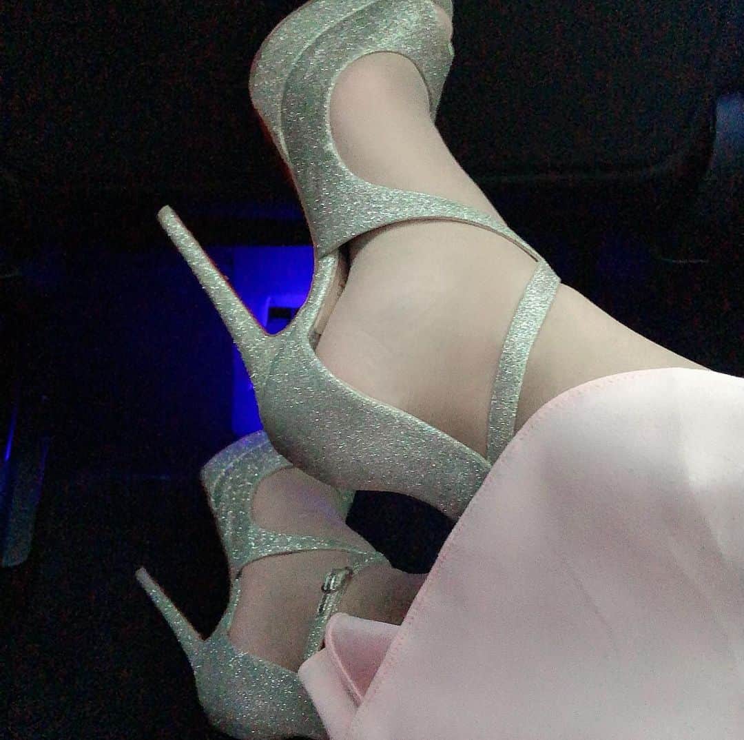 麻美さんのインスタグラム写真 - (麻美Instagram)「先日のガラパーティー🚗 ． ふざけて 叶恭子様風に🤣 ． ．」2月19日 11時36分 - mami0s