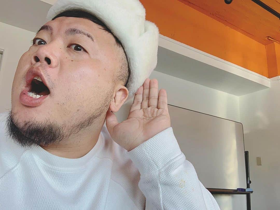 HIPPYのインスタグラム：「インフルエンザや肺炎などのウィルス注意な昨今﻿ 耳からバイ菌いただきただいま炎症中っす﻿ 症状は時期に治る感じということで一安心﻿ ロケにナレーションにYouTubeに楽曲制作にライブに﻿ 全部全力で取り組んでるのでお時間あればぜひごらんください！ ﻿ ﻿ ［HIPPY スケジュール］ ﻿ 2/19（水）17:05～NHKラジオ「コイらじ」生放送 ﻿ 2/20（木）15:34～［全国放送］NHK総合［かたすみ食堂］ ﻿ 2/21（金）深夜25:50～広島HOMEテレビ［H♪LINE］﻿ 2/22（土）16:00～NHKテレビ［広島かたすみ食堂］ ﻿ 2/26（水）17:05～NHKラジオ「コイらじ」生放送 ﻿ 2/27（木）16:50～広島テレビ［テレビ派］ 生放送 ﻿ 2/28（金）0:26～［全国放送］BS1［広島かたすみ食堂］ ﻿ 2/29（土）9:30～HOMEテレビ［でんじろうの実験室］﻿ 2/29（土）NHK コイらじ 感謝祭２０２０﻿ 3/6（金）18:30～「原爆の語り部～被爆体験証言者の証言」﻿ ﻿  毎週日曜23:05～広島HOMEテレビ［天気&超てれ］﻿ HFMにて［ほっともっと］CMナレーションオンエアー中﻿ 毎週水曜日YouTube［ひぴ動］配信中 ﻿ HIPPY BLOG  毎日更新中﻿ ------------------------------﻿ ﻿  HIPPYホームページ﻿ http://hippy-web.com ﻿ ﻿ 【HIPPY twitter】﻿ https://twitter.com/__HIPPY__﻿ ﻿ 【HIPPY Instagram】﻿ https://www.instagram.com/_____hippy_____/?hl=ja ﻿ ﻿ 【HIPPY Facebook】﻿ https://www.facebook.com/hippy19800808/?fref=ts ﻿ ﻿ 【YouTube ひぴ動】﻿ ﻿ https://www.youtube.com/channel/UC3i3znps2Q62tM9tKKHh8Sg　﻿ ﻿ --------------------------------------﻿ ﻿ 毎月6日は語り部の会を開いています﻿ 原爆の語り部～被爆体験証言者の証言～ ﻿ https://426hiroshima86.wixsite.com/homepage」