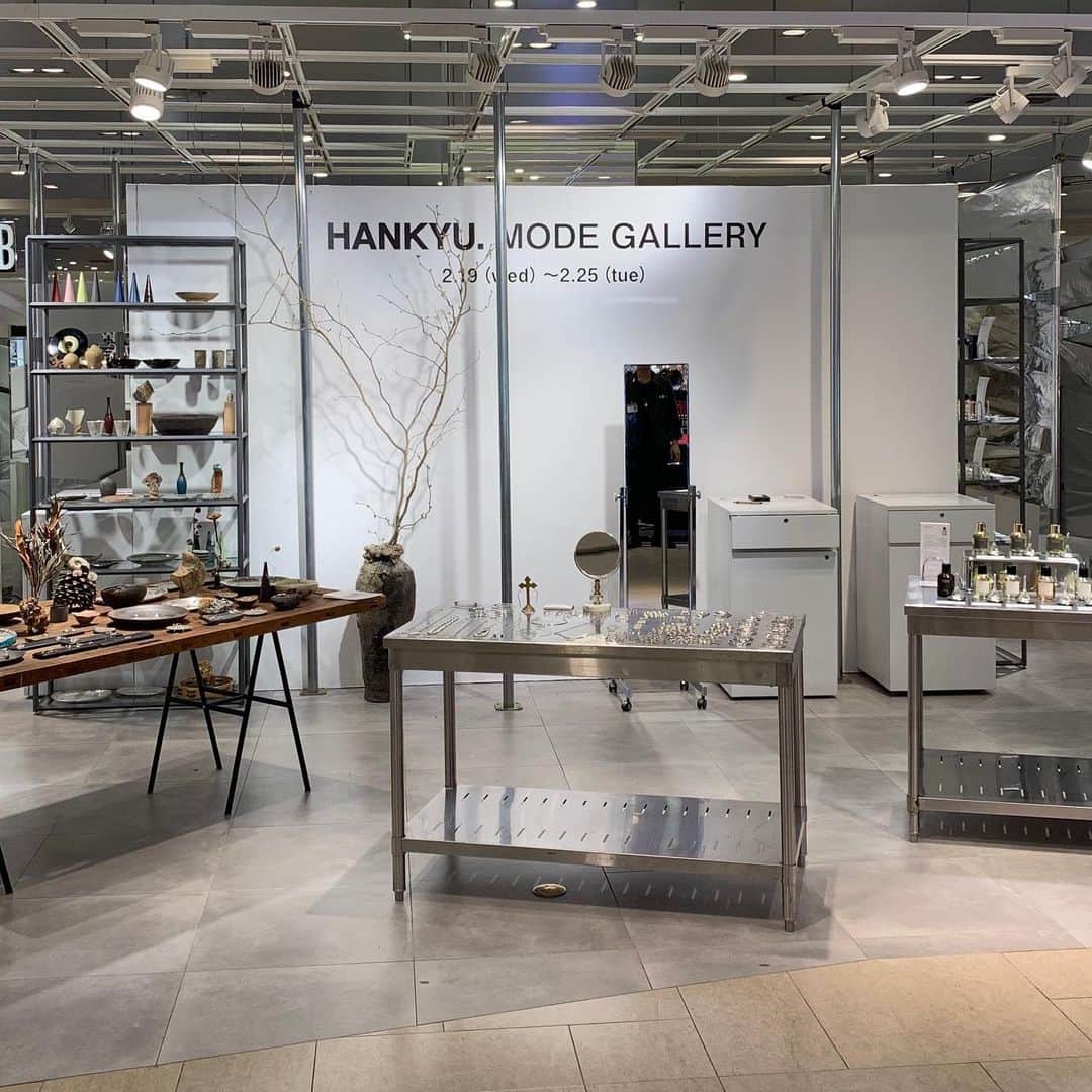 HANKYU.MODEさんのインスタグラム写真 - (HANKYU.MODEInstagram)「HANKYU.MODE GALLERY Until 2/25 At 3F Cotocoto Stage 31 詳しくはプロフィールURLをチェック！ #Hankyu #HANKYUMODE #umedahankyu #阪急うめだ本店 #うめだ阪急 #阪急百貨店 #osaka #umeda #mode #GALLERY #スピリチュアルパワー #NOSESHOP #ノーズショップ #香水ガチャ #ヒロイン #アクセサリー #wad #セレクト #花器 #馬場匠 #田中恵子 #HeamiLee #器 #木葉絢子 #エキセントリック水石」2月19日 12時19分 - hankyumode