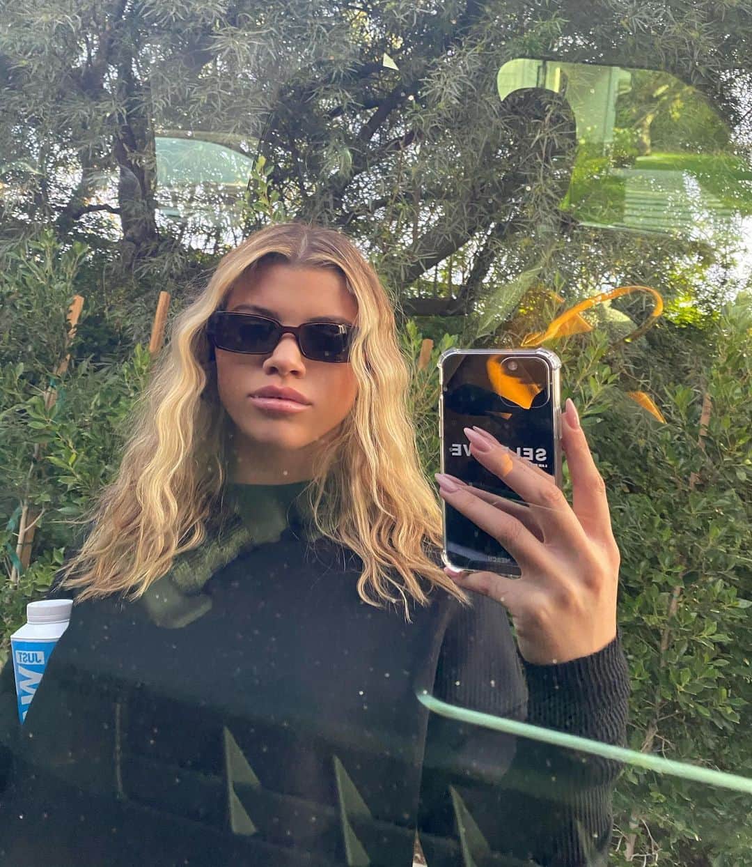 ソフィア・リッチーのインスタグラム：「Hii」