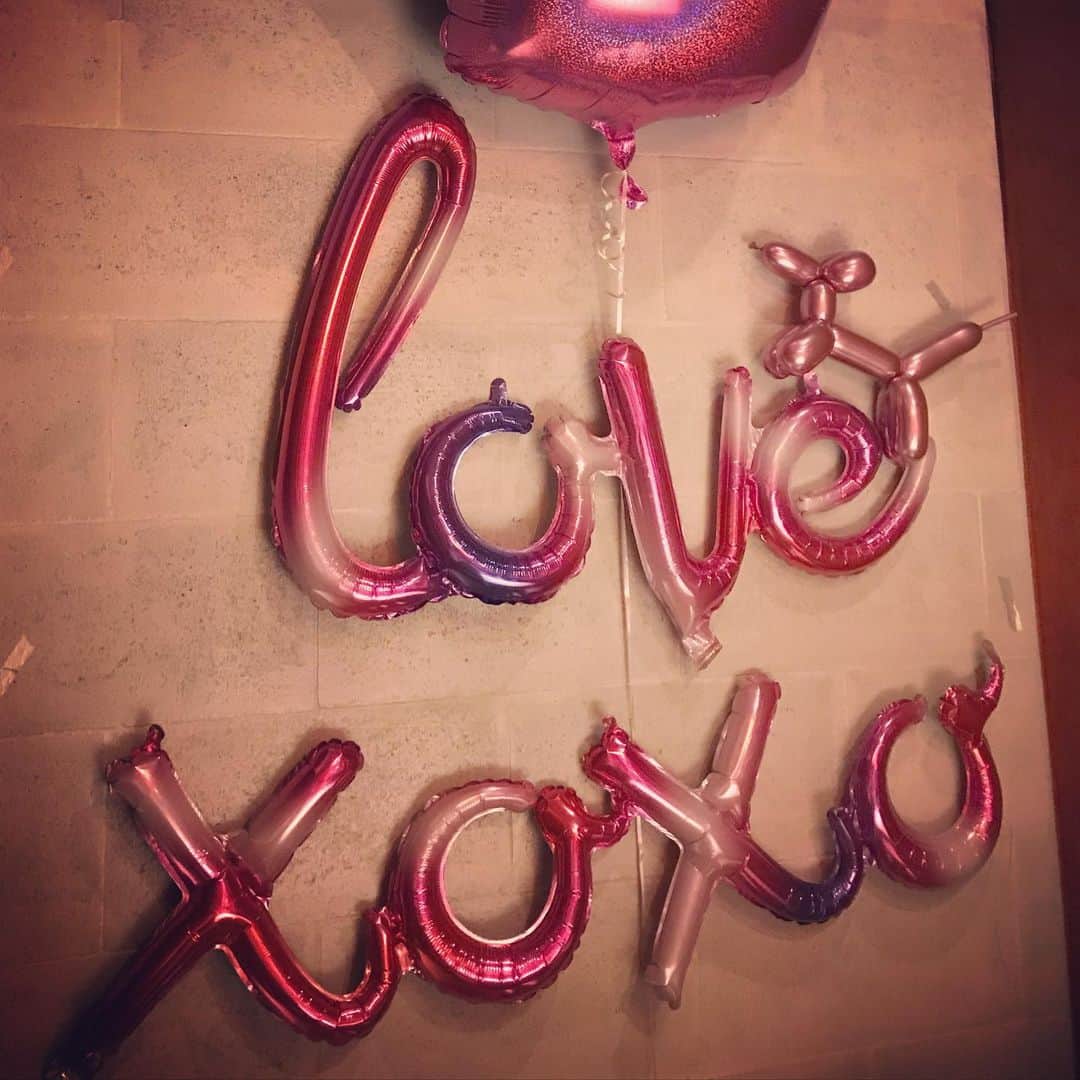 のインスタグラム：「Valentines day balloon💕 ・ #valentines  #balloons  #valentinesdayballoons  #バレンタイン #バルーン #バルーン装飾 #aloparty」