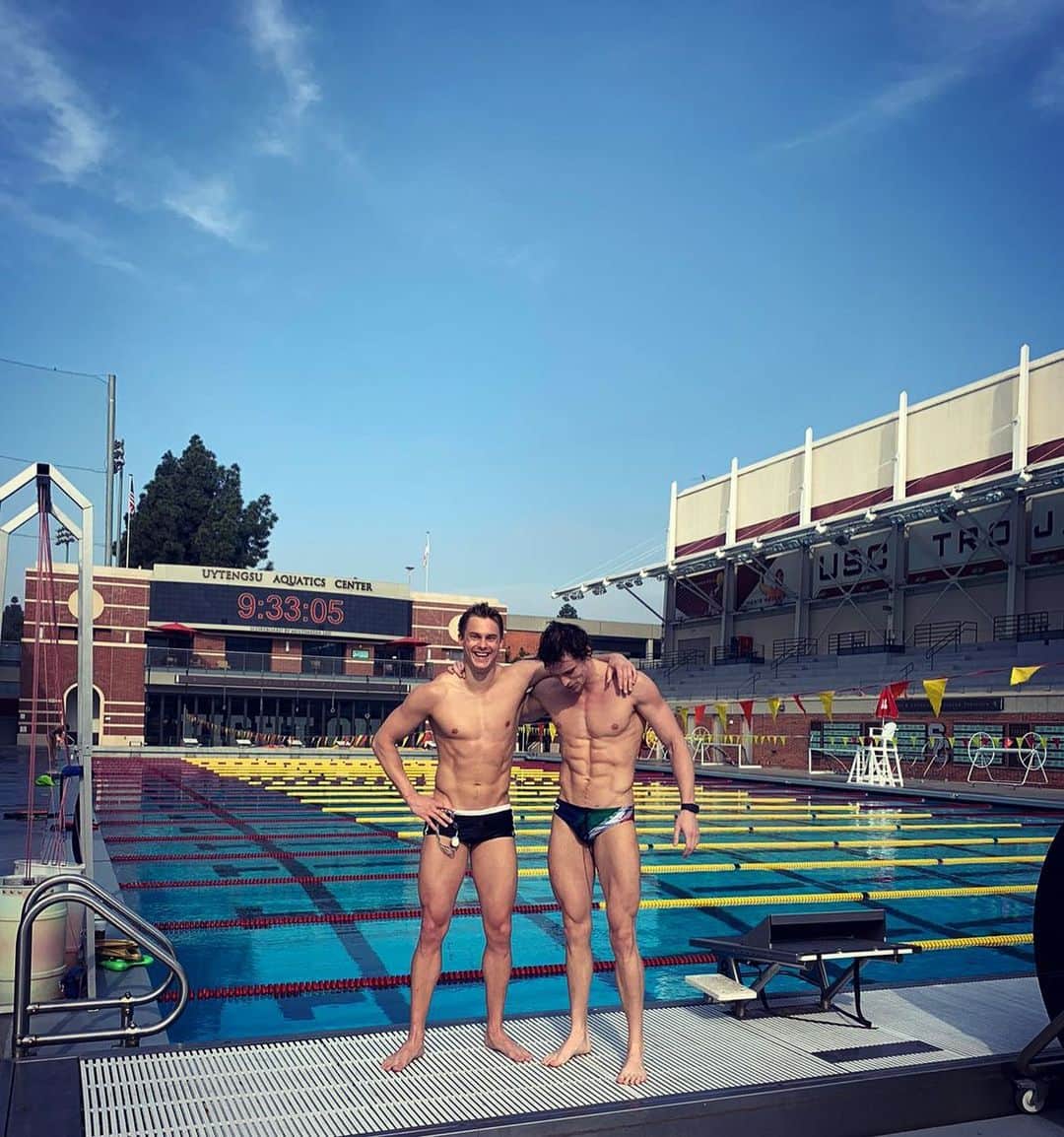 ウラジミール・モロゾフのインスタグラム：「Look who’s back @santo_condorelli #stillflexin #roadtotokyo2020 #madwave」