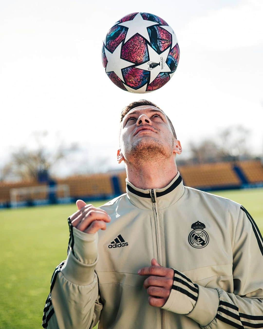 ルカ・ヨヴィッチさんのインスタグラム写真 - (ルカ・ヨヴィッチInstagram)「😍⚽️」2月19日 4時03分 - lukajovic