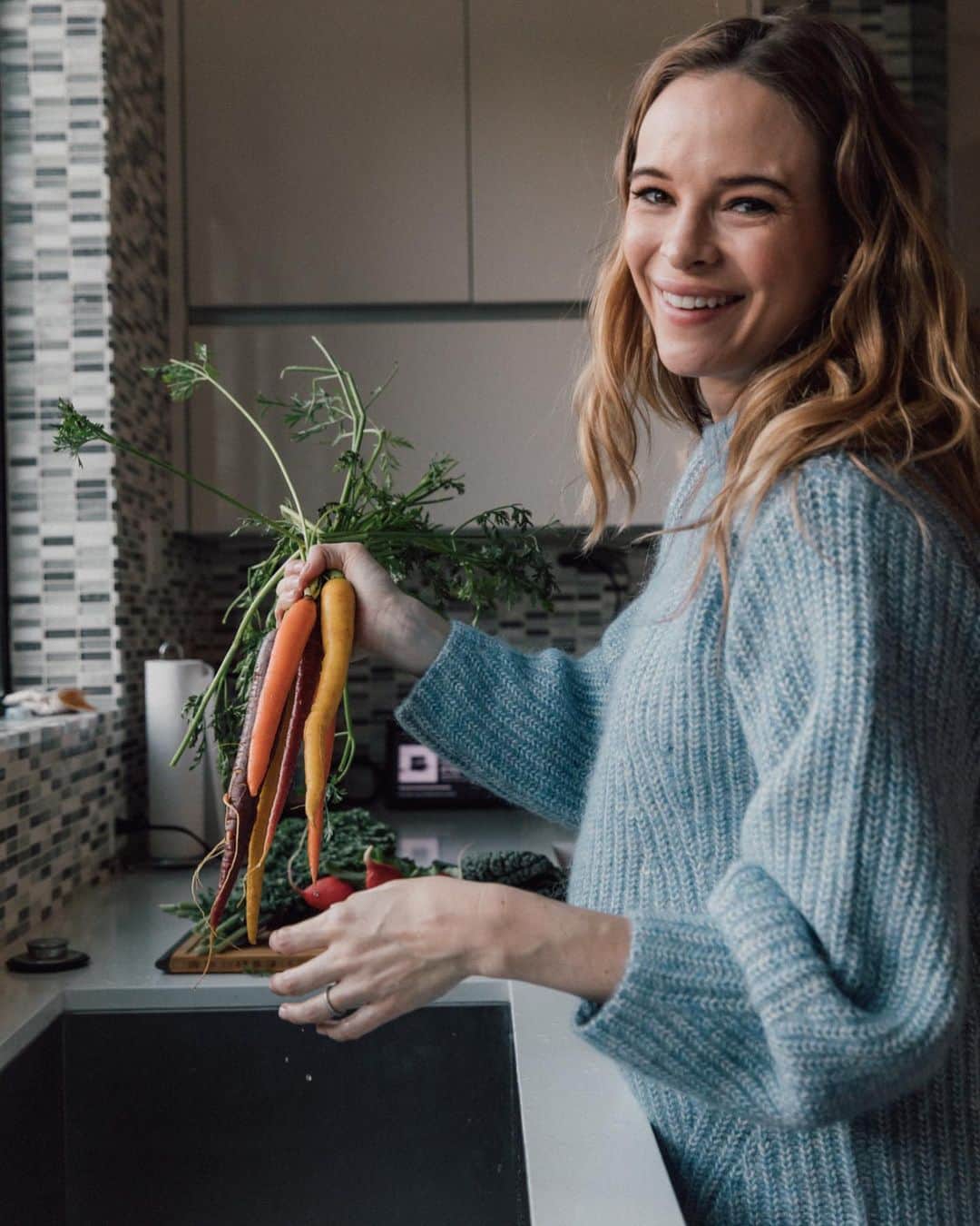 ダニエル・パナベイカーのインスタグラム：「Always looking for healthy recipes - who do you suggest I check out?」