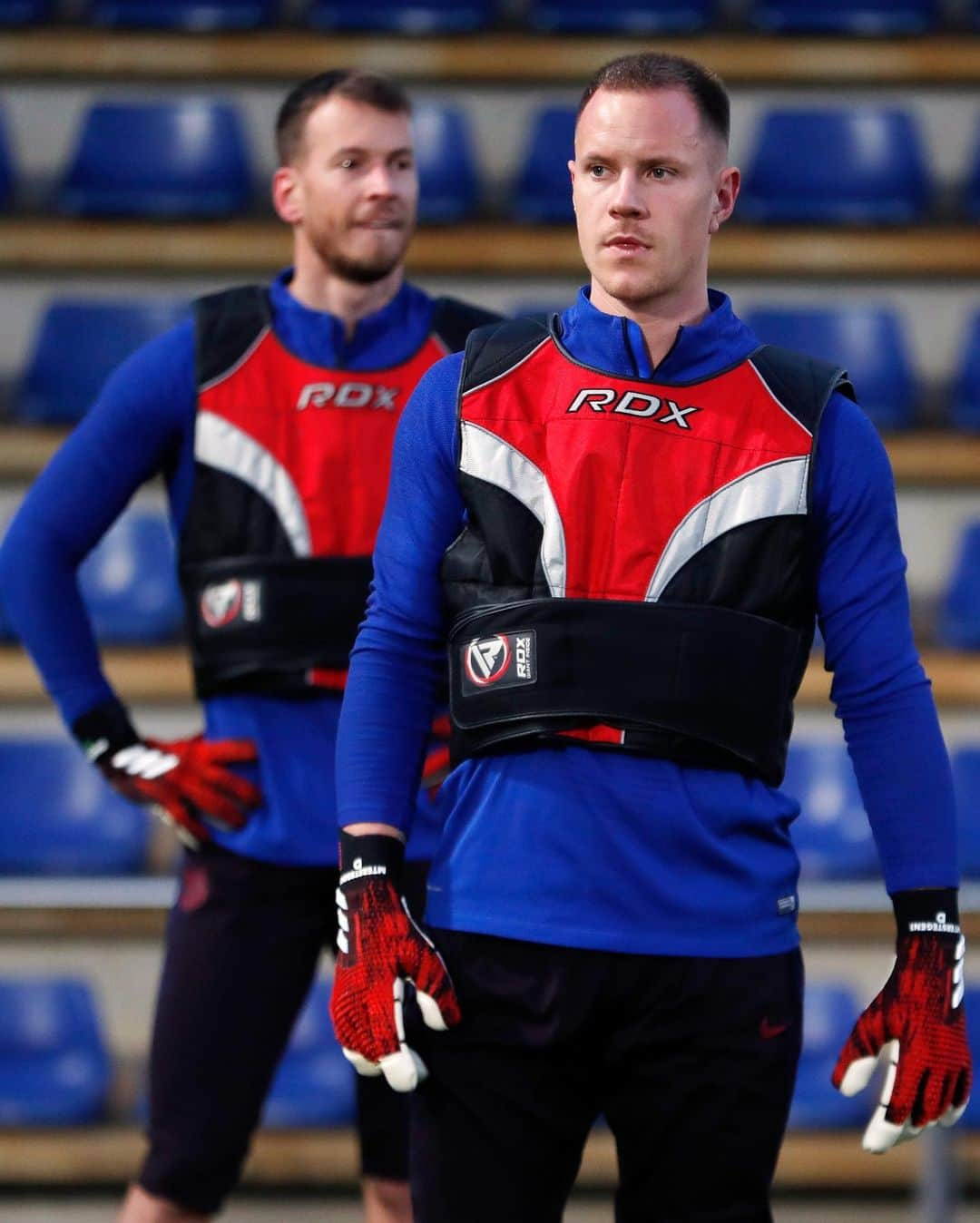 FCバルセロナさんのインスタグラム写真 - (FCバルセロナInstagram)「👀 All eyes on Eibar 💪 De vuelta al trabajo 👋 Tornem a la feina」2月19日 5時28分 - fcbarcelona