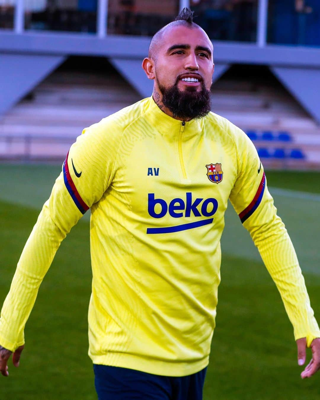 FCバルセロナさんのインスタグラム写真 - (FCバルセロナInstagram)「👀 All eyes on Eibar 💪 De vuelta al trabajo 👋 Tornem a la feina」2月19日 5時28分 - fcbarcelona