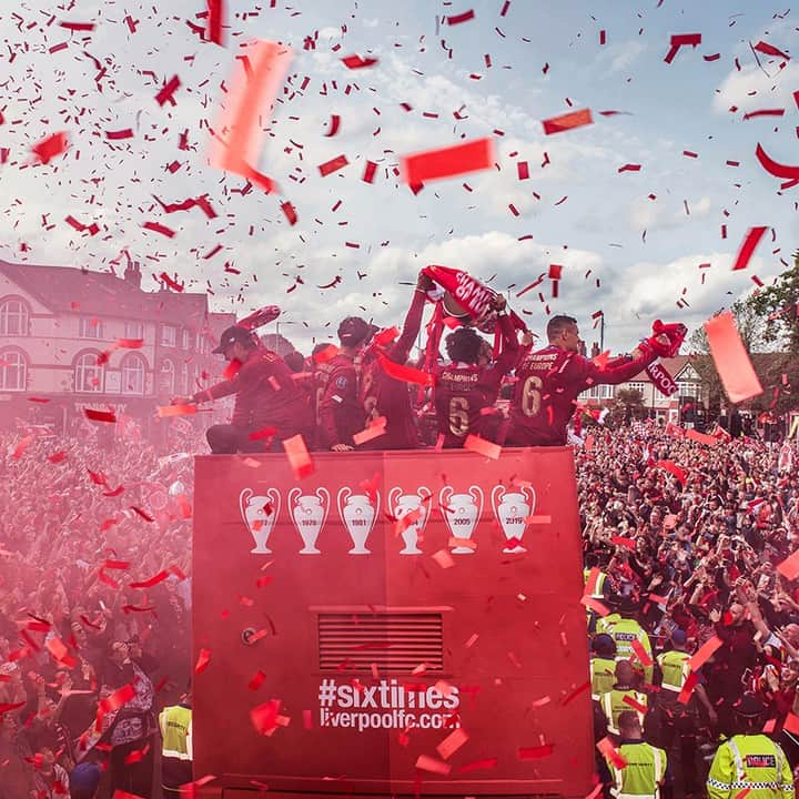 HYPEBEASTさんのインスタグラム写真 - (HYPEBEASTInstagram)「@hypebeastsports: This season @liverpoolfc is on track to take the Premier League title. With two-thirds of the season behind them, Liverpool sits 22 points clear of Manchester City, a record-breaking distance between first and second. Get an inside look on how the team got back on track to win the title 30 years after its heyday by clicking the link in bio.⁠ Photo: Paul Cooper/Getty Images⁠」2月19日 5時40分 - hypebeast