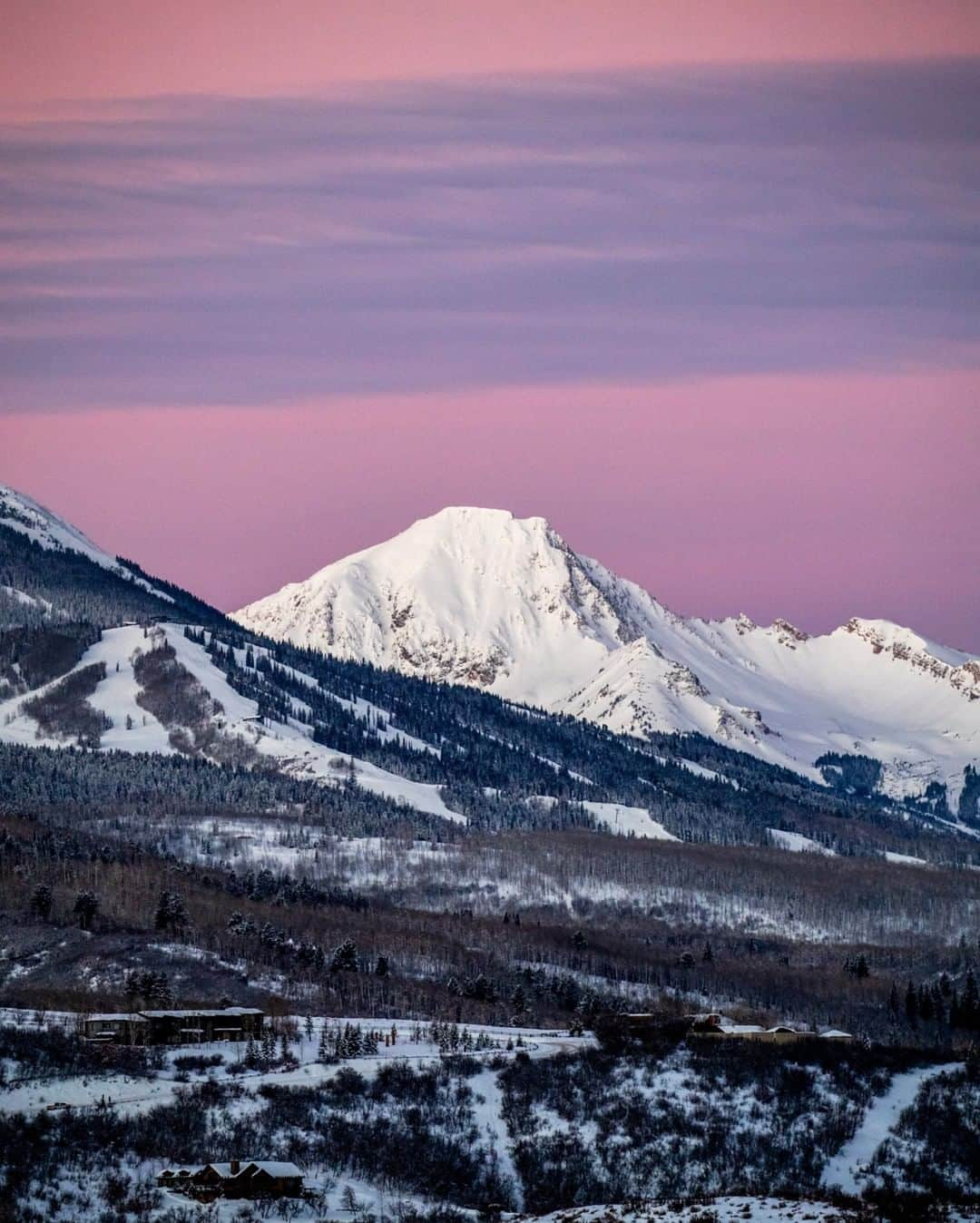 National Geographic Travelさんのインスタグラム写真 - (National Geographic TravelInstagram)「Photo by @Sofia_Jaramillo5 | Mount Daly at sunrise, as seen from a butte near McLain Flats Road in Aspen, Colorado. Mount Daly is in the Maroon Bells-Snowmass Wilderness and has an elevation of 13,300 feet (4,000 meters). According to some sources, the peak was named after former National Geographic Society president Augustus Daly.  For more photos from the intermountain West follow @sofia_jaramillo5. #winterwonderland  #mountainpeak #chasingsunrise」2月19日 6時05分 - natgeotravel