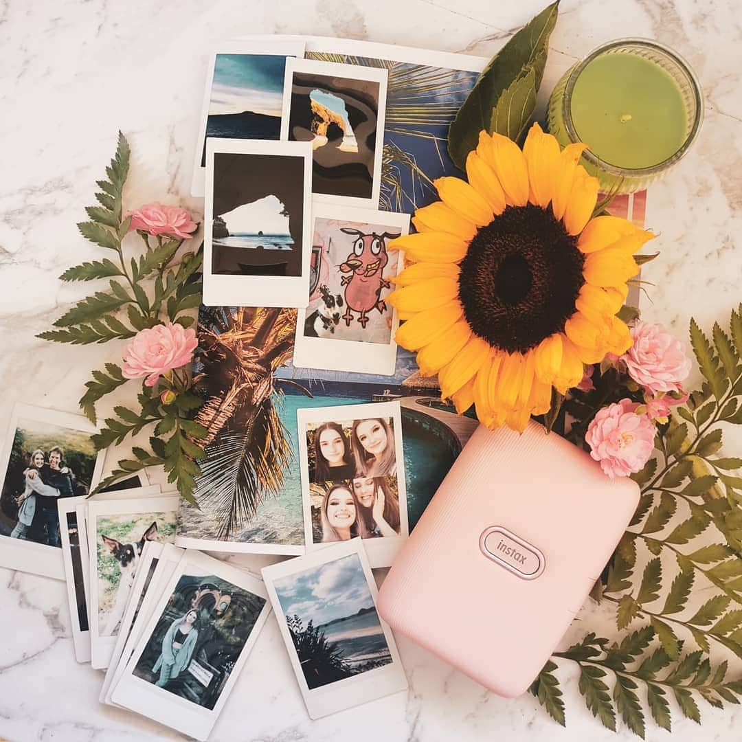 Fujifilm Instax North Americaさんのインスタグラム写真 - (Fujifilm Instax North AmericaInstagram)「Feeling some 𝕤𝕦𝕞𝕞𝕖𝕣 𝕧𝕚𝕓𝕖𝕤. 🖼 Source: @emmajdde 🌻 #iswinteroveryet #minilink #DontJustTakeGive 🌻」2月19日 6時51分 - fujifilm_instax_northamerica