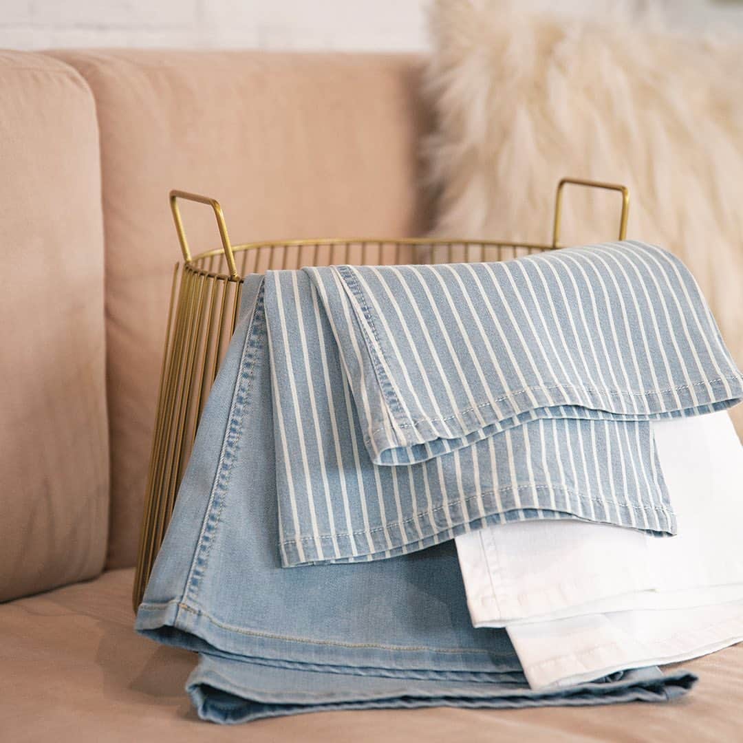 エラモスのインスタグラム：「We have a real “flare” for the stylish (see what we did there). 😏」