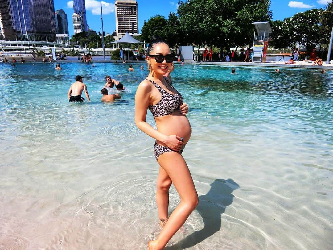 藤本紫媛のインスタグラム：「Baby bump!!🥳」