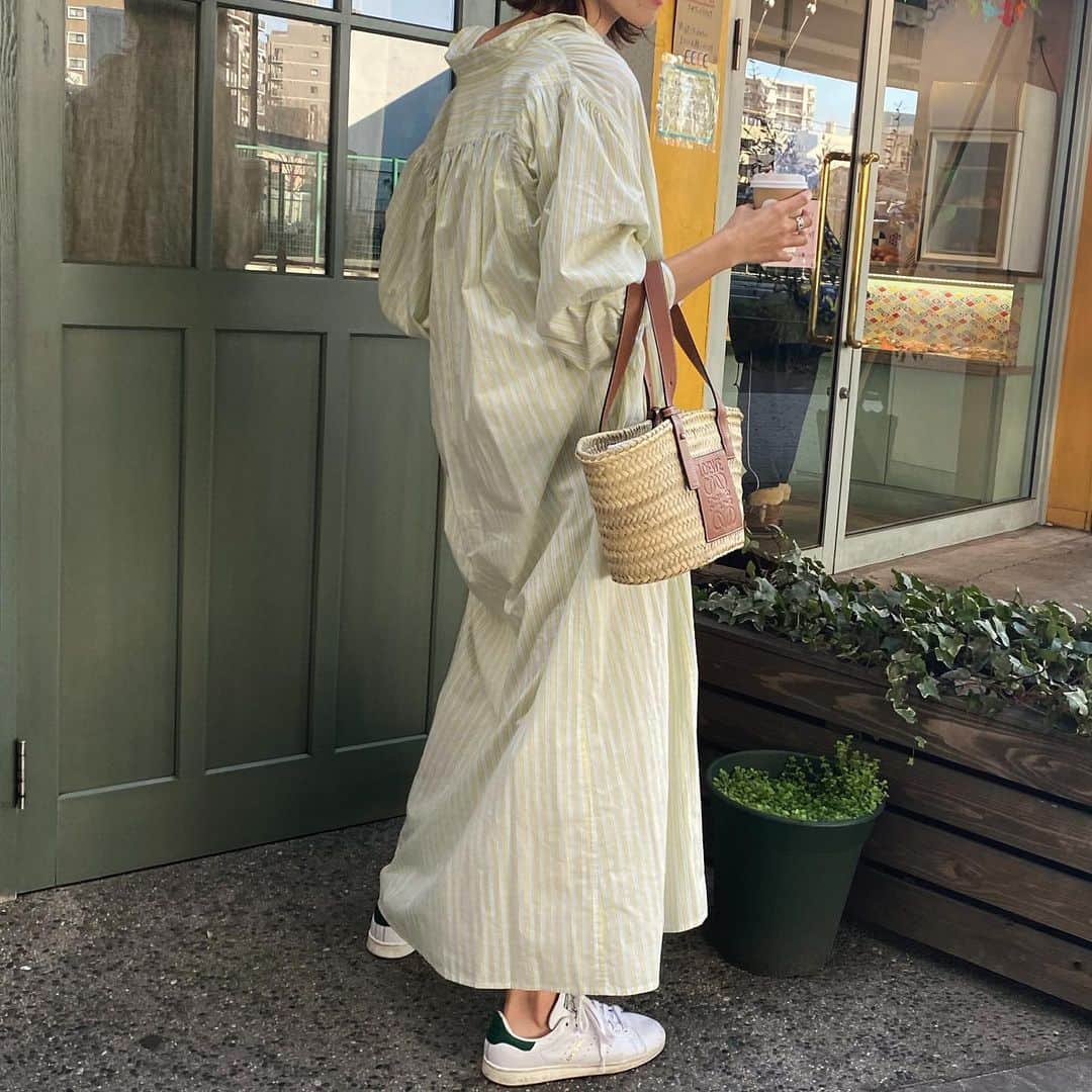 美生のインスタグラム：「春日和のとある日のコーデ♡﻿ 早くあたたかくなったらいいな~🐝﻿ ﻿ ﻿ 今日は12:00-﻿ @donobanweb﻿ ランチライブです♡﻿ by﻿ @dnbn.m  @kyon__0917 ﻿ リアルタイムでみていただくと﻿ 楽しい企画があるみたい♡﻿ ﻿ ぜひご視聴くださいね♡﻿ ﻿」