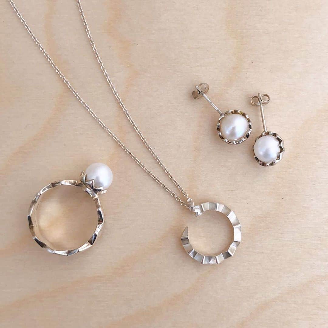 ミキアさんのインスタグラム写真 - (ミキアInstagram)「mikia snake collection #mikiajewelry #pearl #silver #ring #pierce #earrings #necklace」2月19日 9時31分 - mikiajewelry
