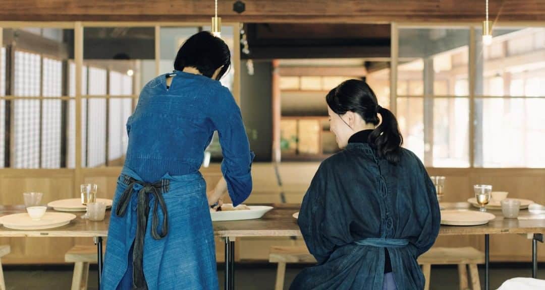 ブルータスさんのインスタグラム写真 - (ブルータスInstagram)「【キッチン★発売中】 大正時代に建てられた築１００年余りの日本家屋を、食を軸とした文化発信の場に。 漆喰を塗り込んだ煉瓦や、畳下の古い松材を再利用した建具を合わせ、新旧や洋の東西が混ざりあったキッチン。 〈taishoji〉@taishoji4610 のキッチンには誰もが気持ちよく料理できるための工夫がある。 #taishoji #BRUTUS #キッチン #kitchen #暮らしを楽しむ #ていねいな暮らし #インテリア #家電」2月19日 10時00分 - brutusmag