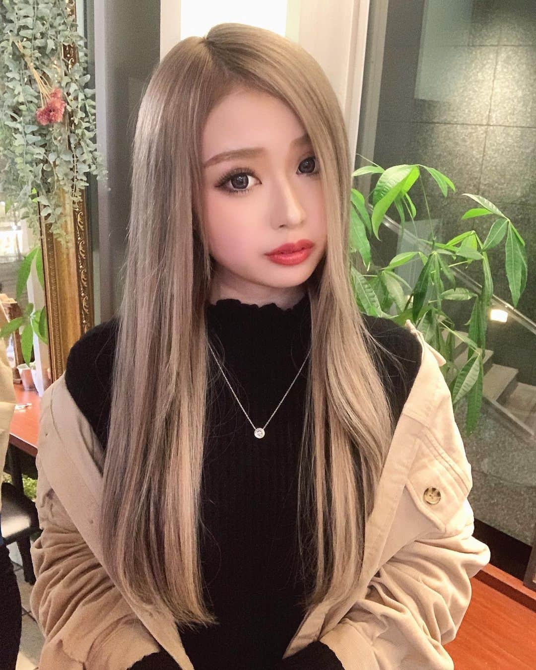 雨宮由乙花さんのインスタグラム写真 雨宮由乙花instagram New Hair 久々 胸下ロング ガッツリローライトは初 ギャル感増し増しで超かわい っ お気に入り 今回も安定の Ankh Ayano さんだよ アンククロス ギャル髪 Eggモデル 2