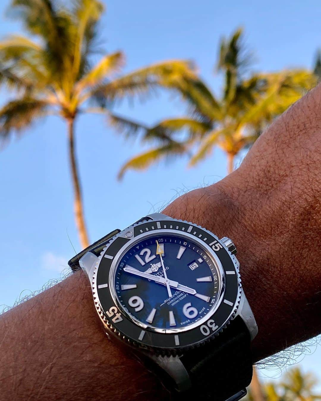 ケリー・スレーターのインスタグラム：「A quick shoutout and thank you to @breitling for my new #Superocean and the chance to help create such a beautiful timepiece. @outerknown created the band from @econylbrand’s recycled nylon and we decided on the color palate together. It’s also been a fun couple of years now working with @stephaniegilmore and @sally_fitz. Thanks also to everyone who ordered a watch through Outerknown.com from which $500 per watch was donated to The Nature Conservancy.」