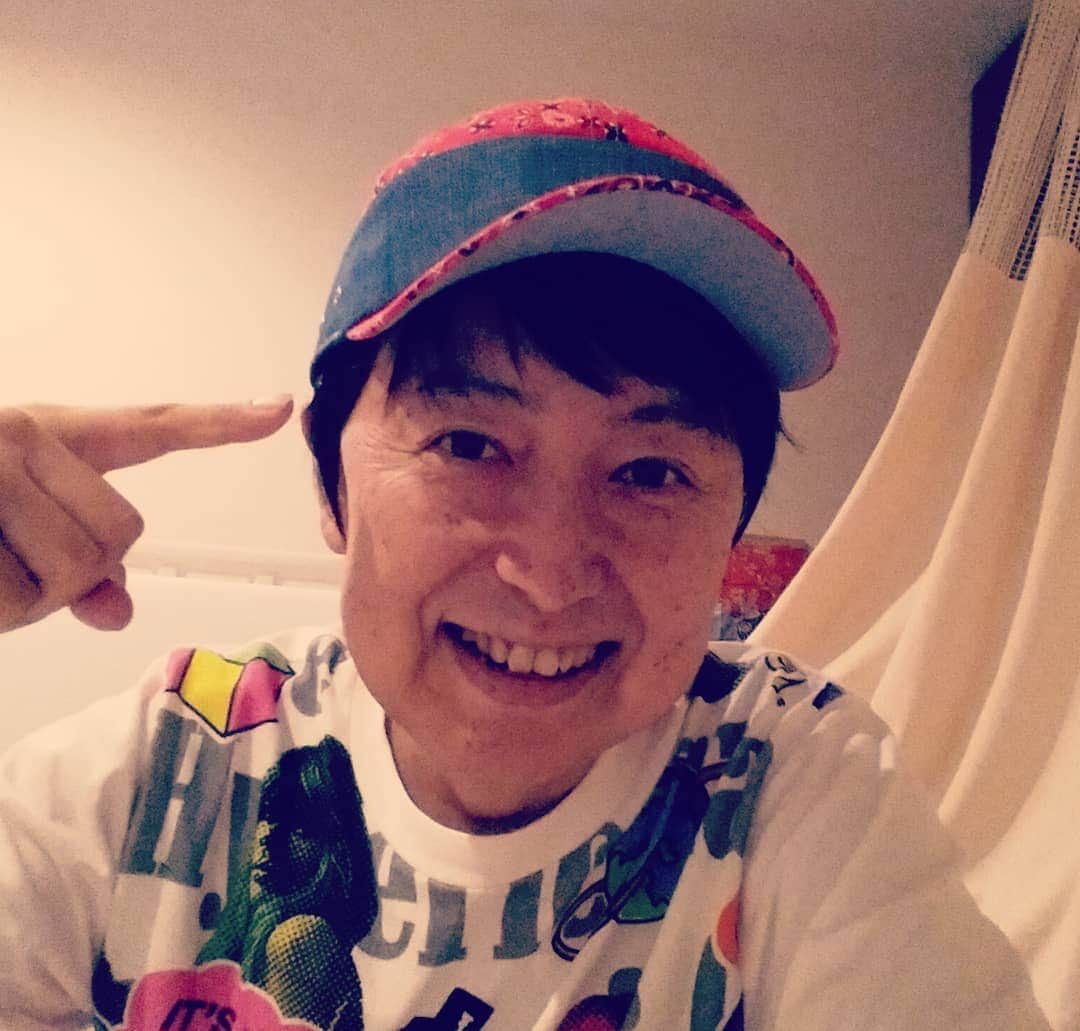 笠井信輔さんのインスタグラム写真 - (笠井信輔Instagram)「なななんと❗美容師の友人がウィッグをプレゼントしてくれました  めちゃくちゃうれしいです❗ 一気に気分がアップしました  持つべきものは友ですね」2月19日 20時40分 - shinsuke.kasai