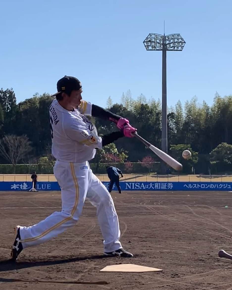 松田宣浩さんのインスタグラム写真 - (松田宣浩Instagram)「ロングティー❗️」2月19日 20時40分 - match___3