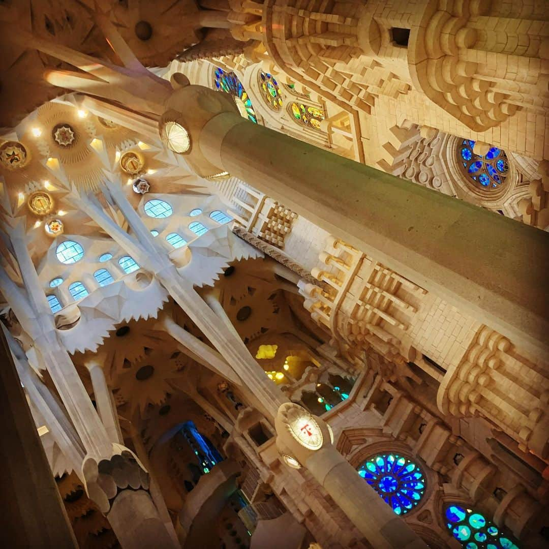 橘田いずみさんのインスタグラム写真 - (橘田いずみInstagram)「Sagrada Família in Barcelona ☺️ It has been under construction for 138 years....... #sagradafamilia  #sagradafamiliabarcelona  #spain🇪🇸 #barcelona」2月19日 20時40分 - kitta123_gyoza